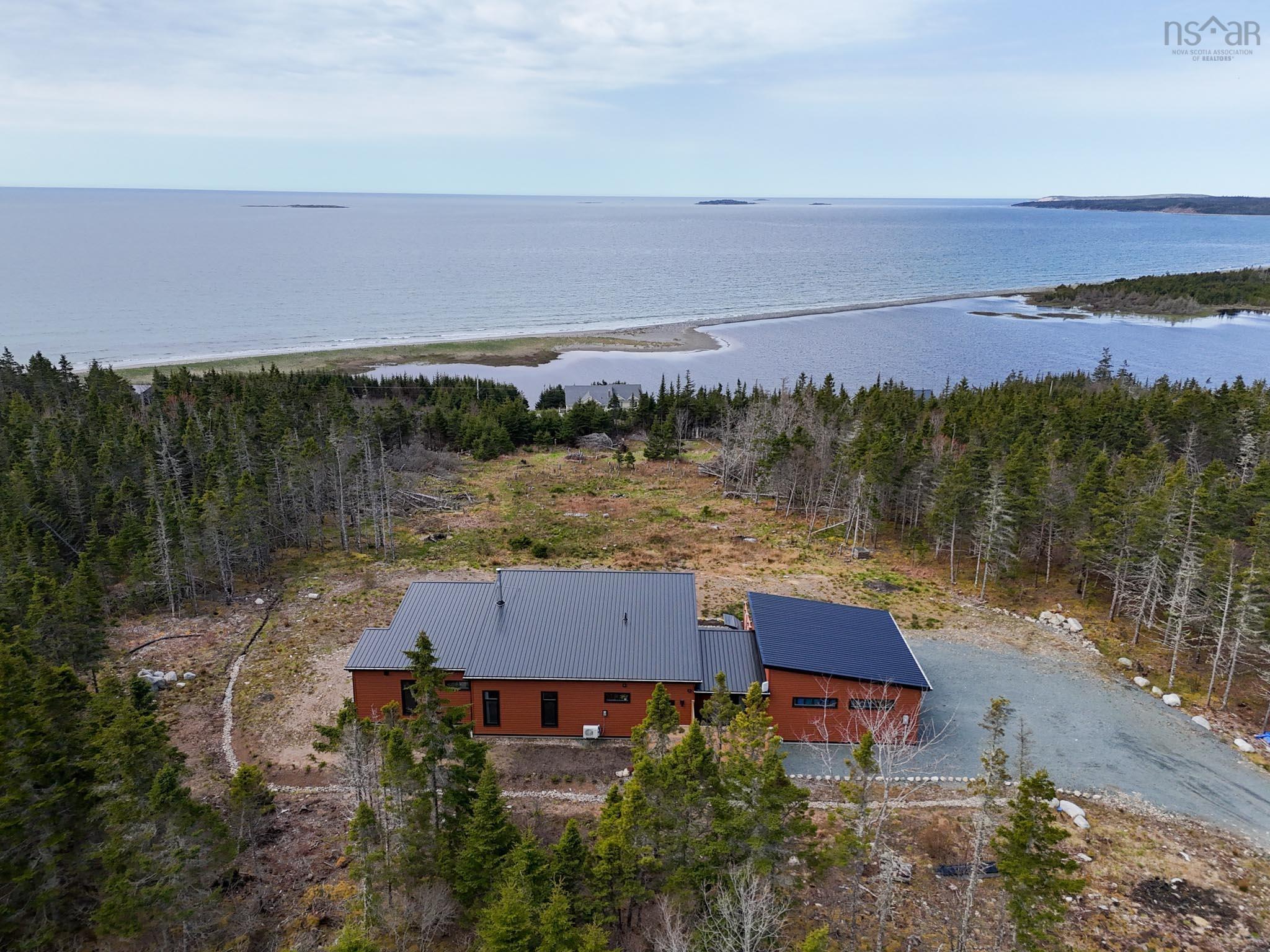 $785,000.00: 110 Kaakwogook Way, Clam Bay