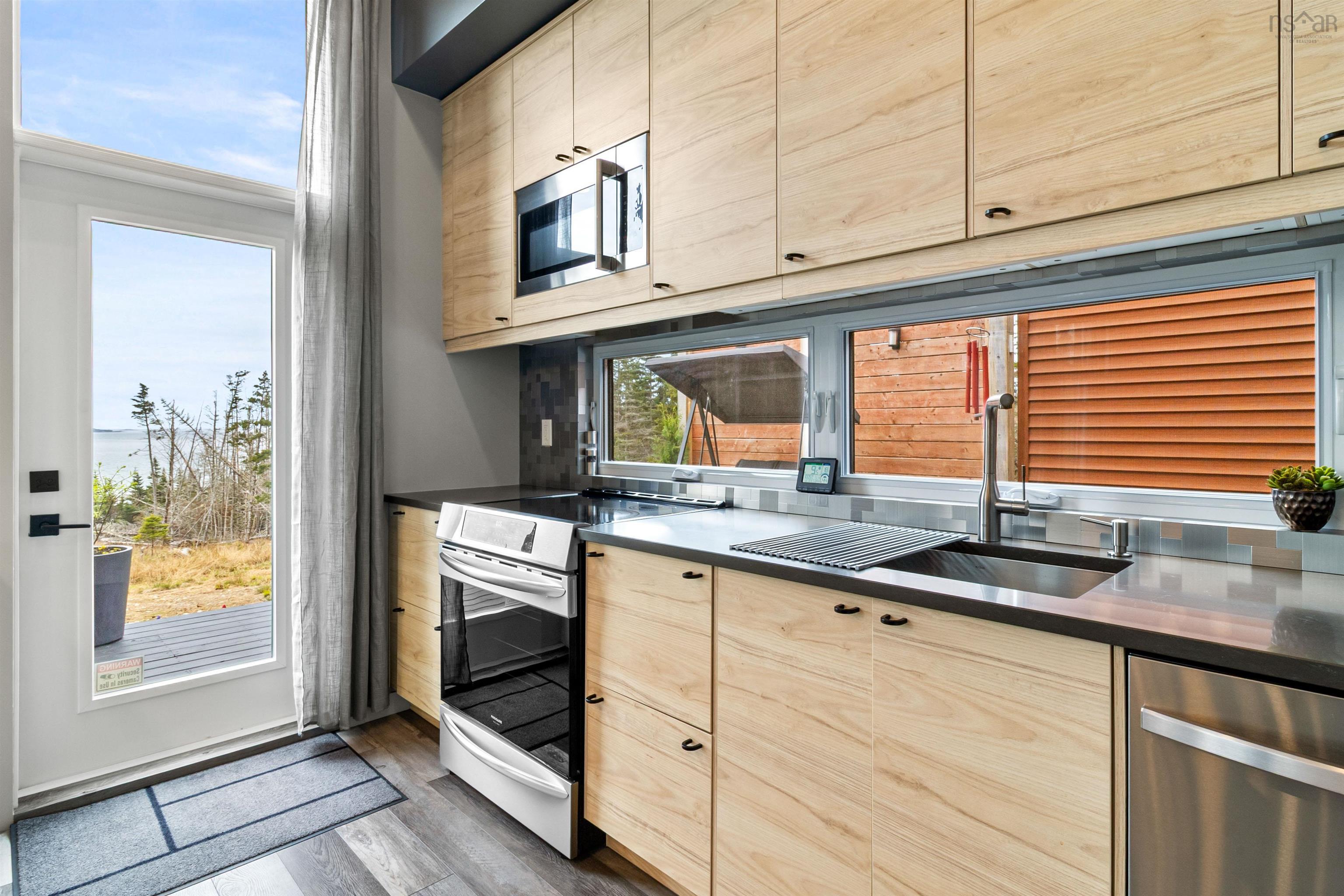 $785,000.00: 110 Kaakwogook Way, Clam Bay