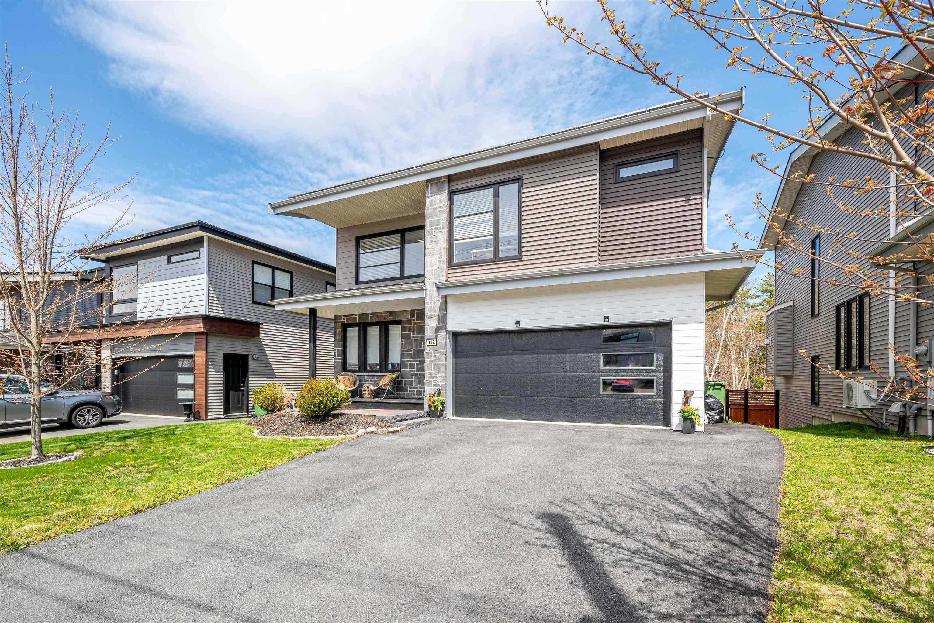 $1,119,000.00: 182 Amesbury Gate, Bedford