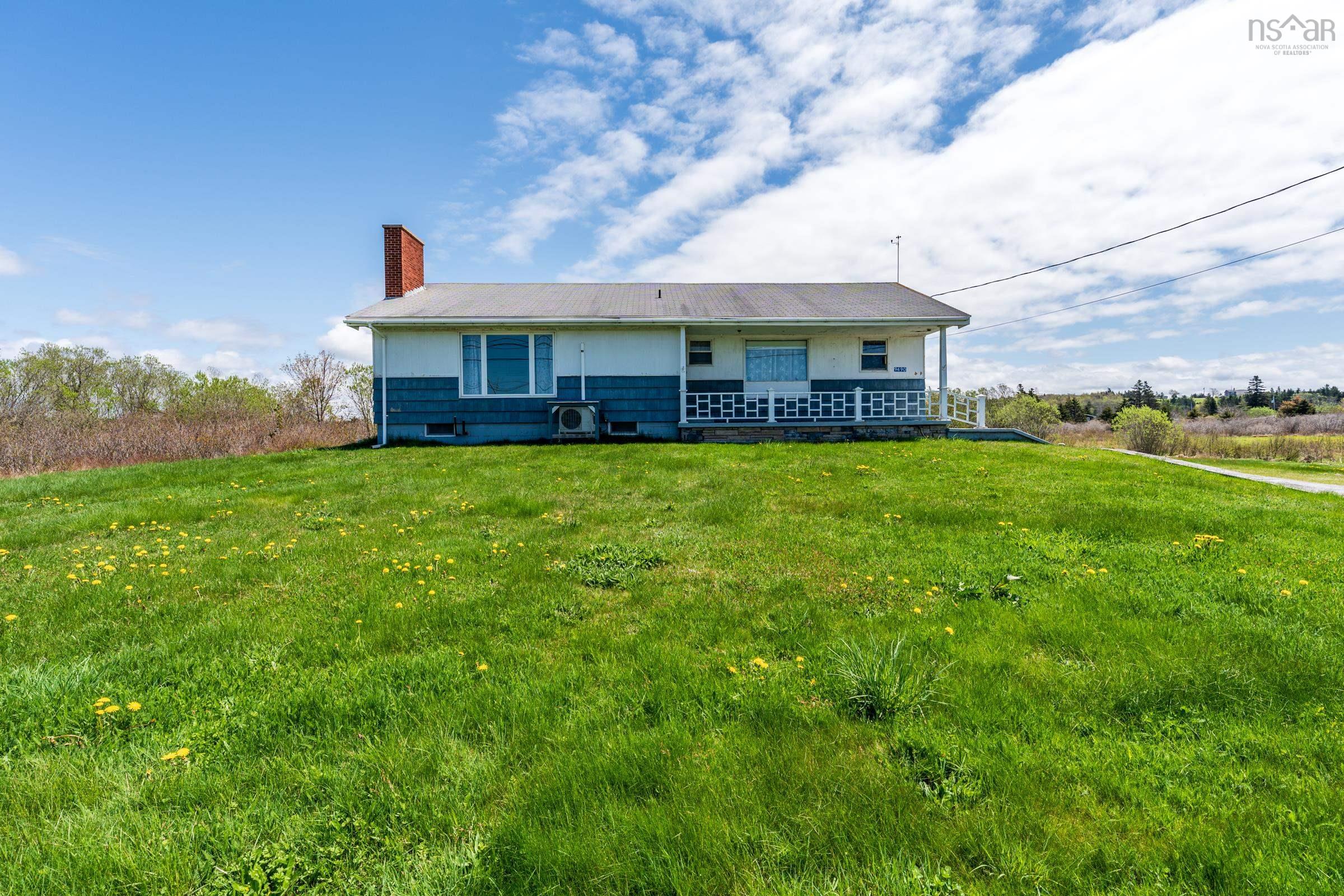 $325,000.00: 9490 Highway 1, Lower Saulnierville
