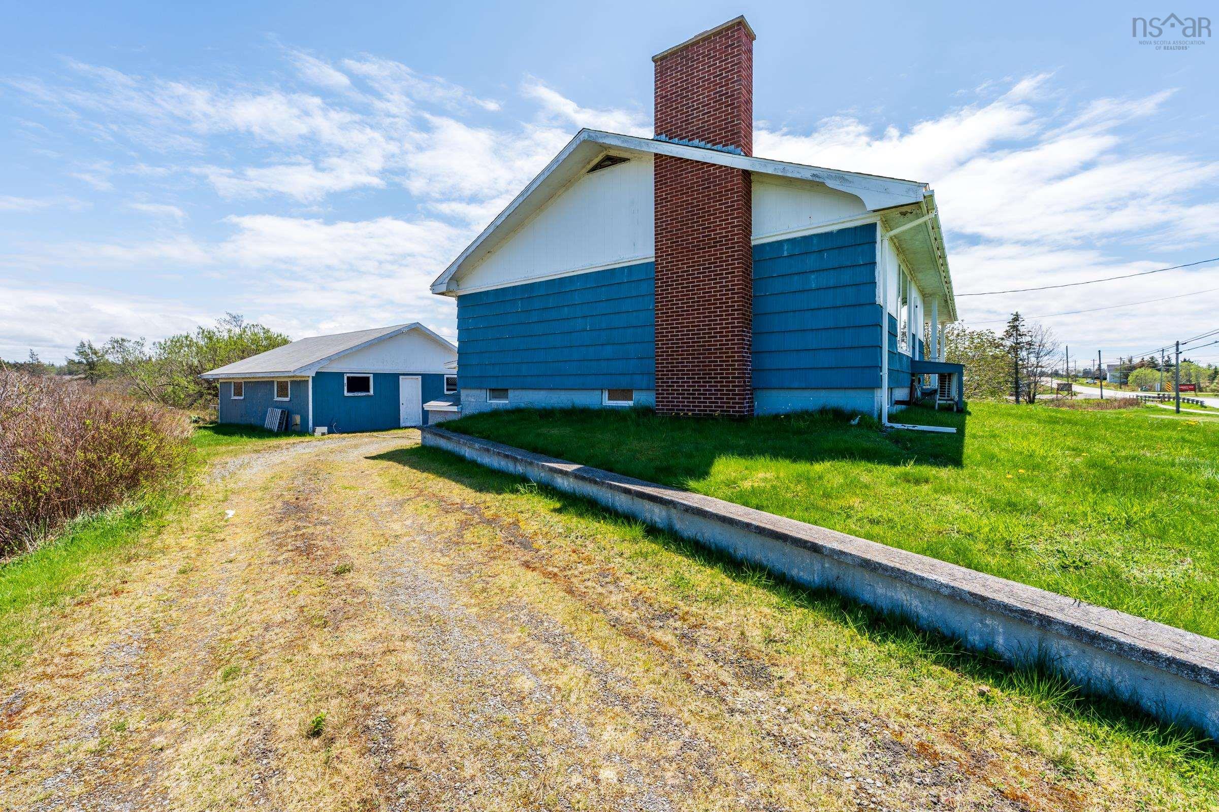 $325,000.00: 9490 Highway 1, Lower Saulnierville