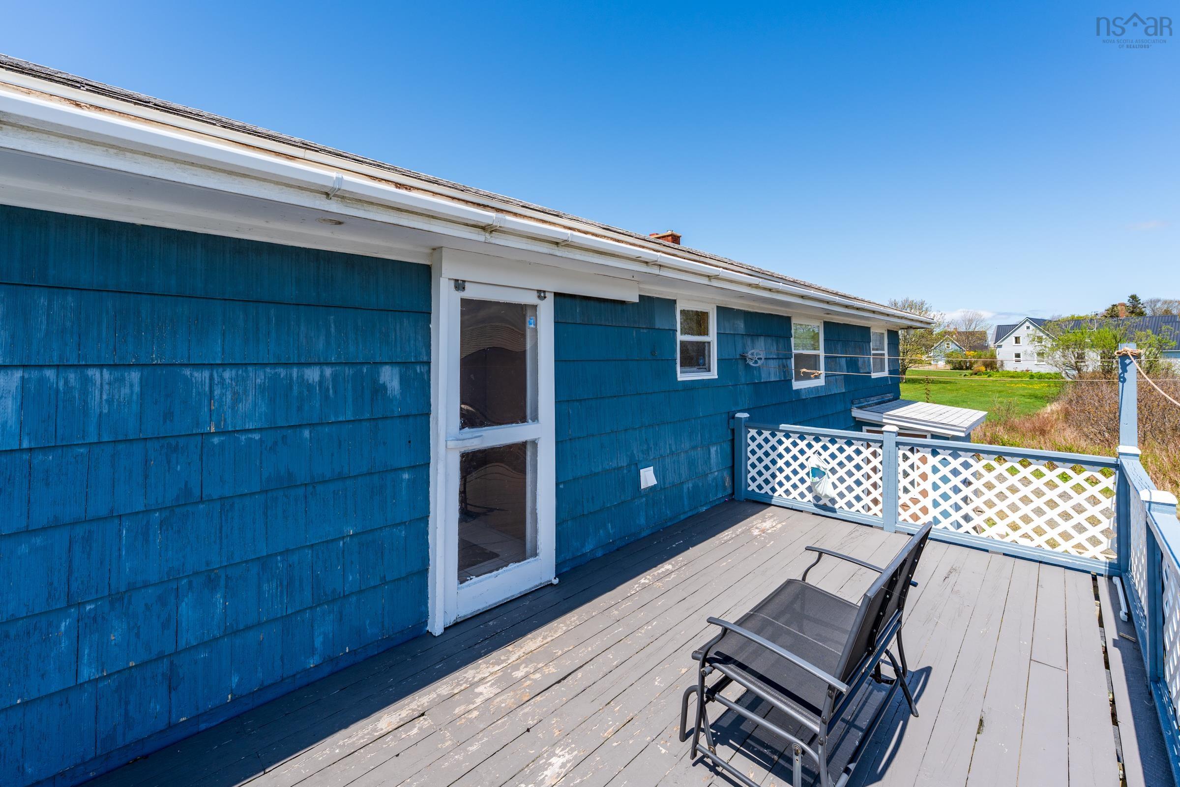 $325,000.00: 9490 Highway 1, Lower Saulnierville