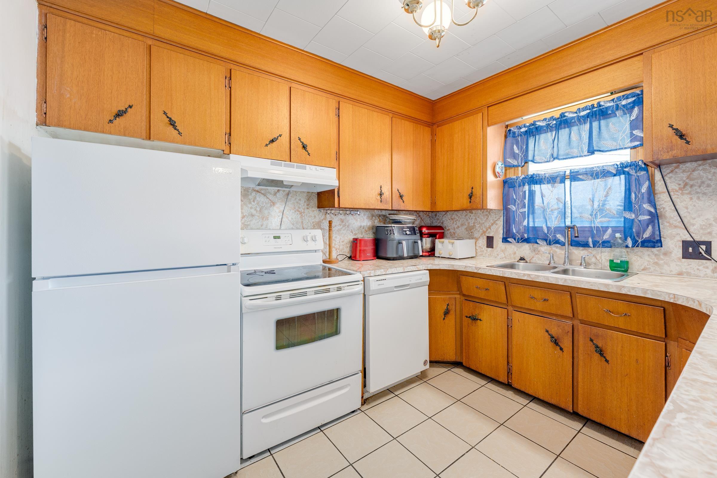$325,000.00: 9490 Highway 1, Lower Saulnierville