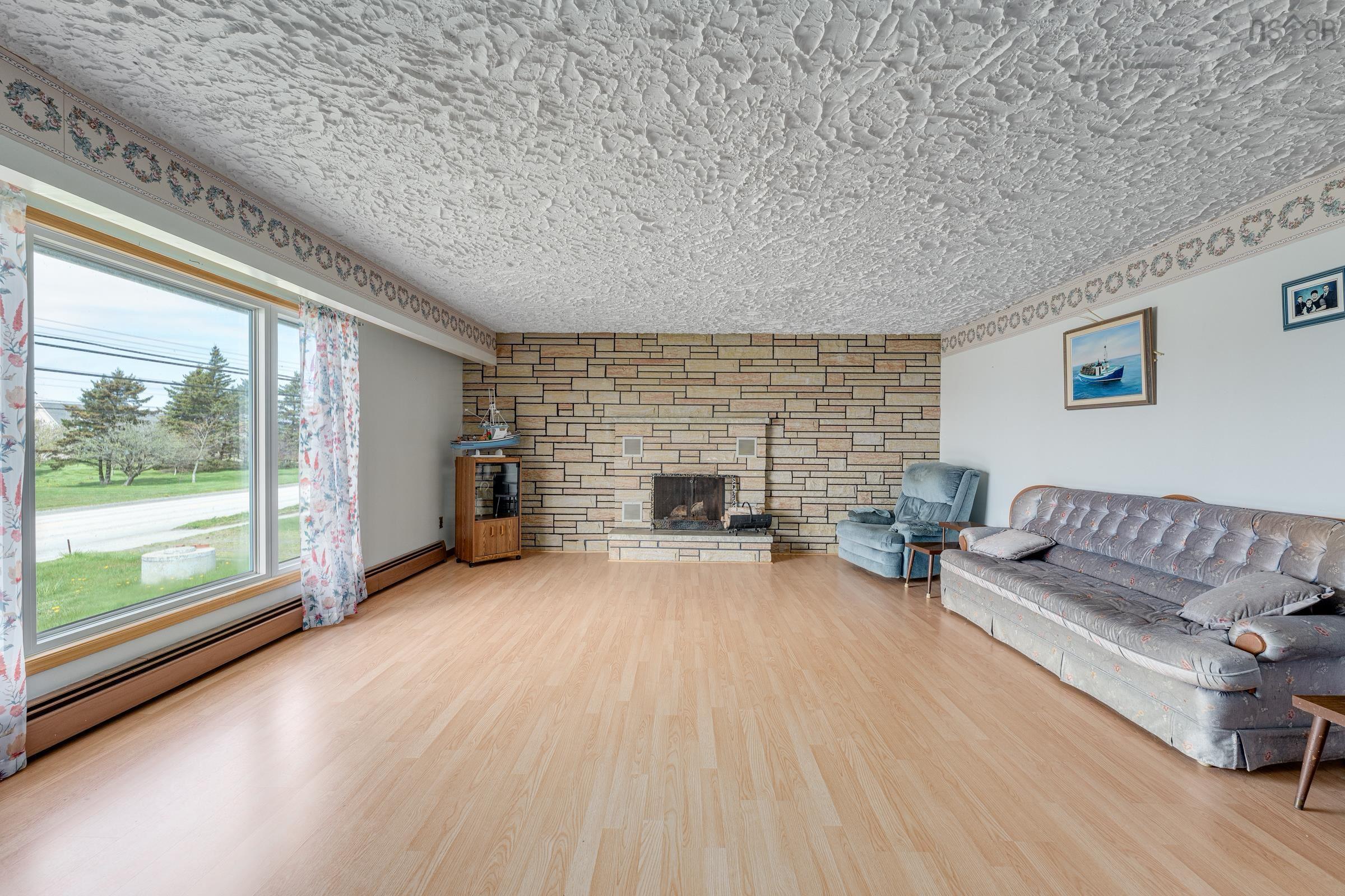 $325,000.00: 9490 Highway 1, Lower Saulnierville