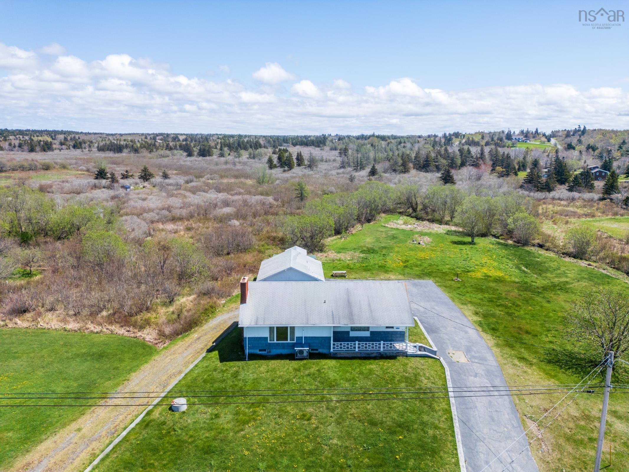 $325,000.00: 9490 Highway 1, Lower Saulnierville