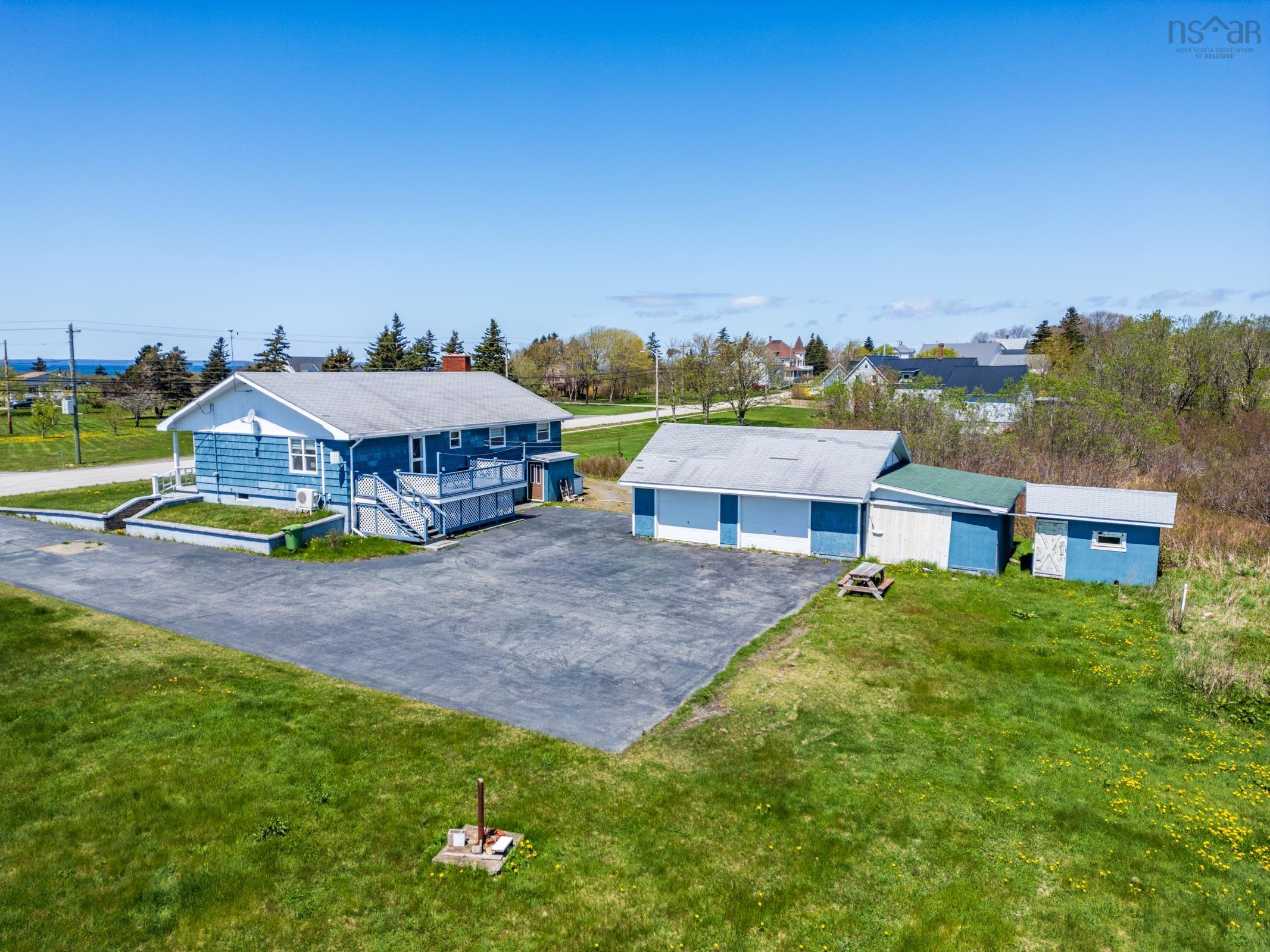 $325,000.00: 9490 Highway 1, Lower Saulnierville