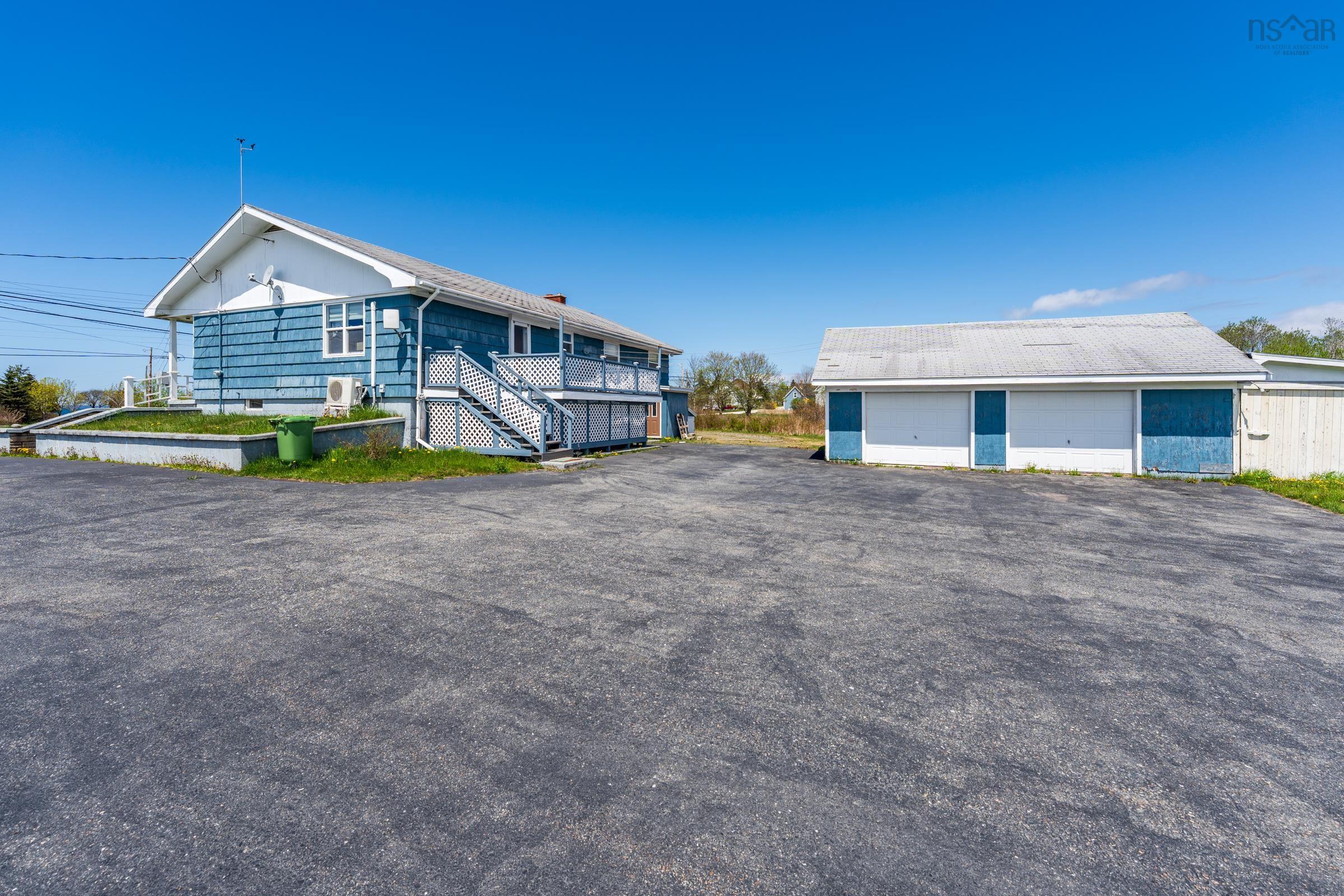 $325,000.00: 9490 Highway 1, Lower Saulnierville