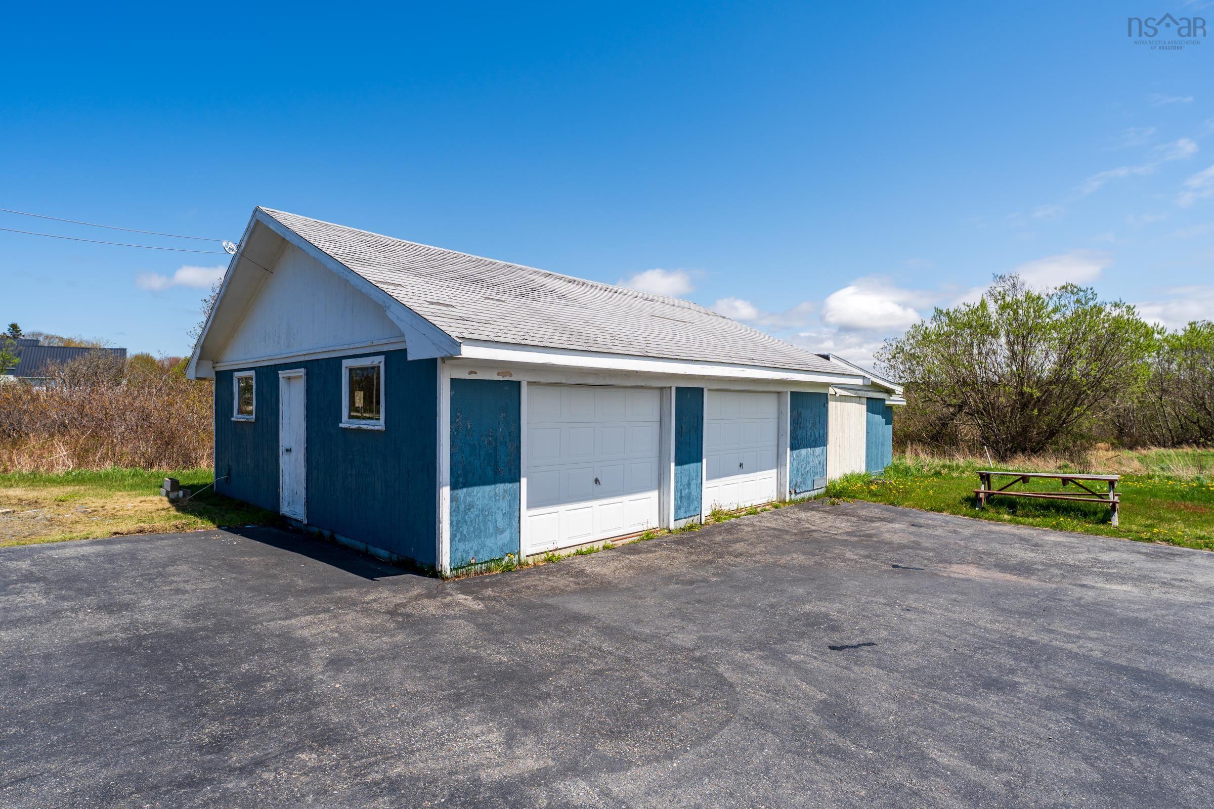 $325,000.00: 9490 Highway 1, Lower Saulnierville