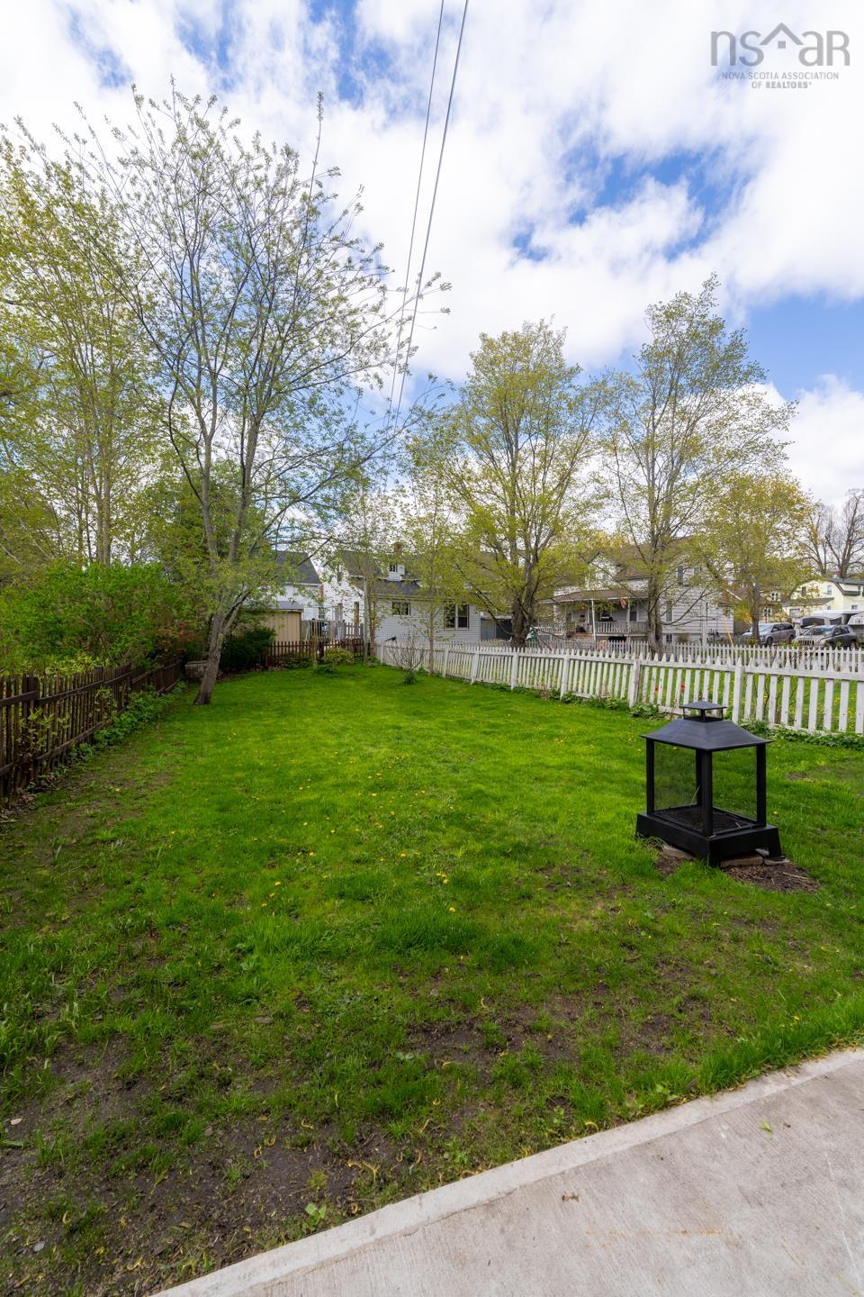 $349,900.00: 166 Victoria Street, Windsor