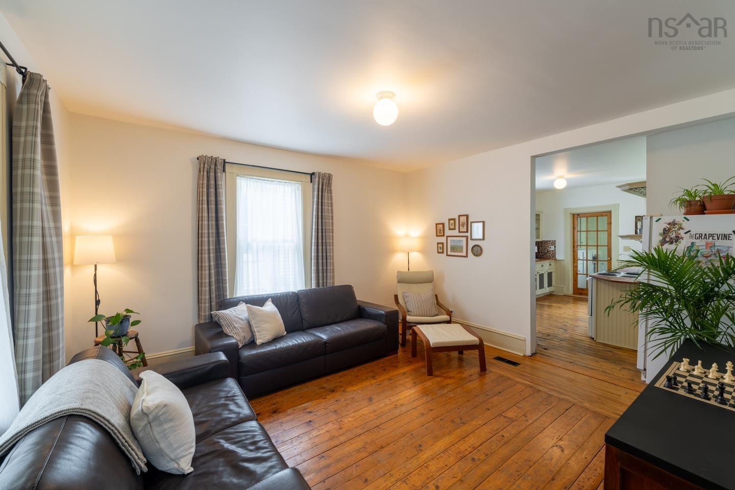 $349,900.00: 166 Victoria Street, Windsor