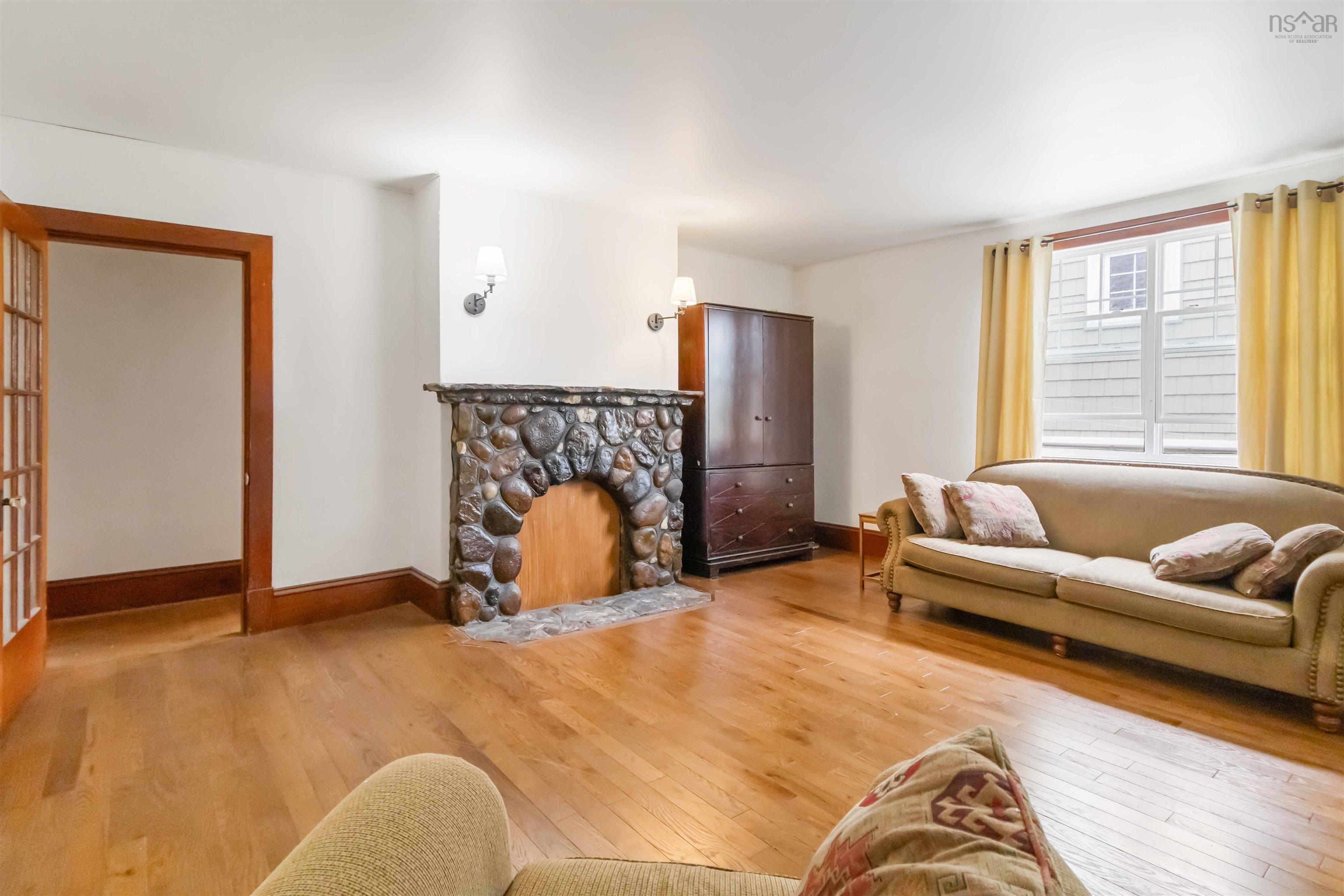 $899,000.00: 16 Birches Drive, Halifax
