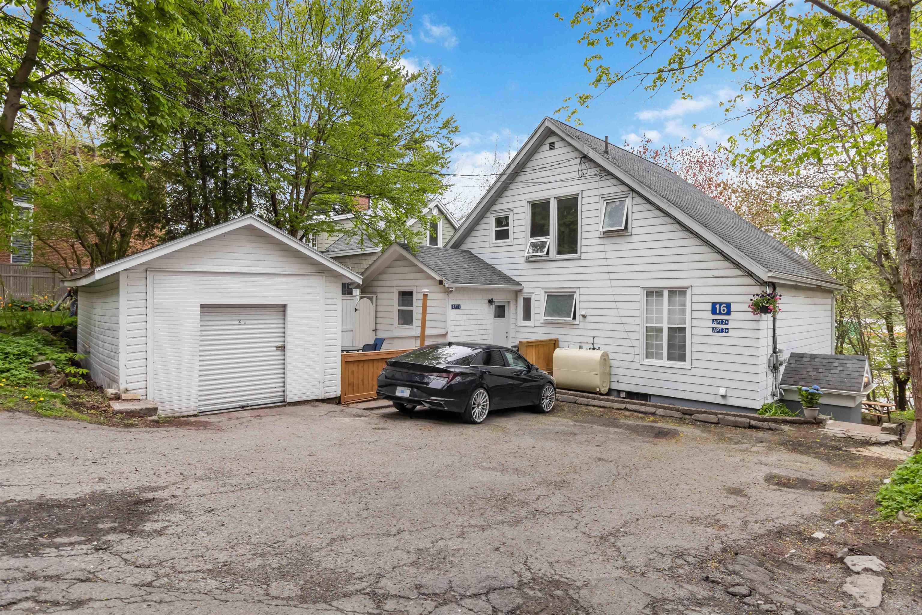 $899,000.00: 16 Birches Drive, Halifax