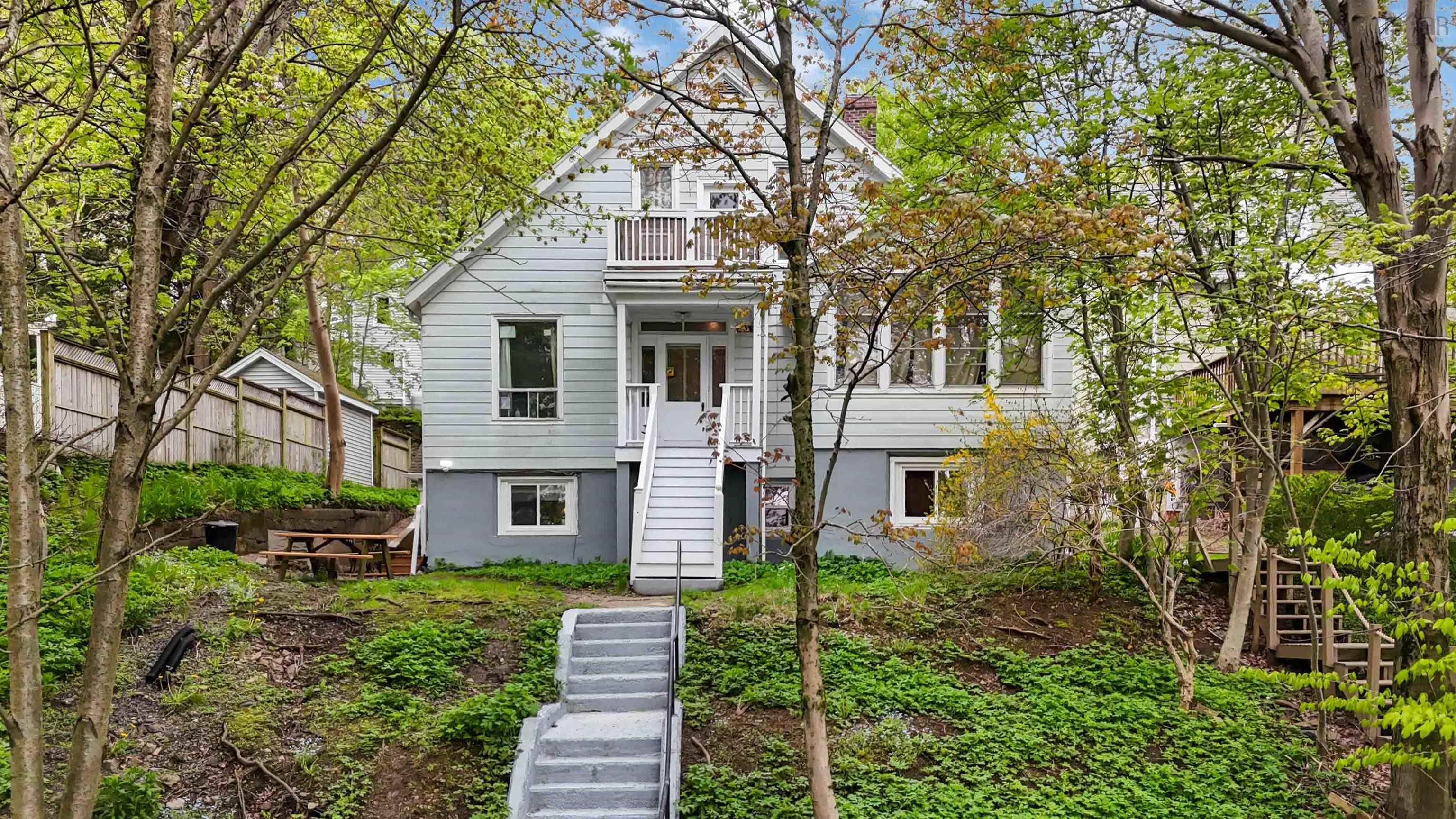 $899,000.00: 16 Birches Drive, Halifax