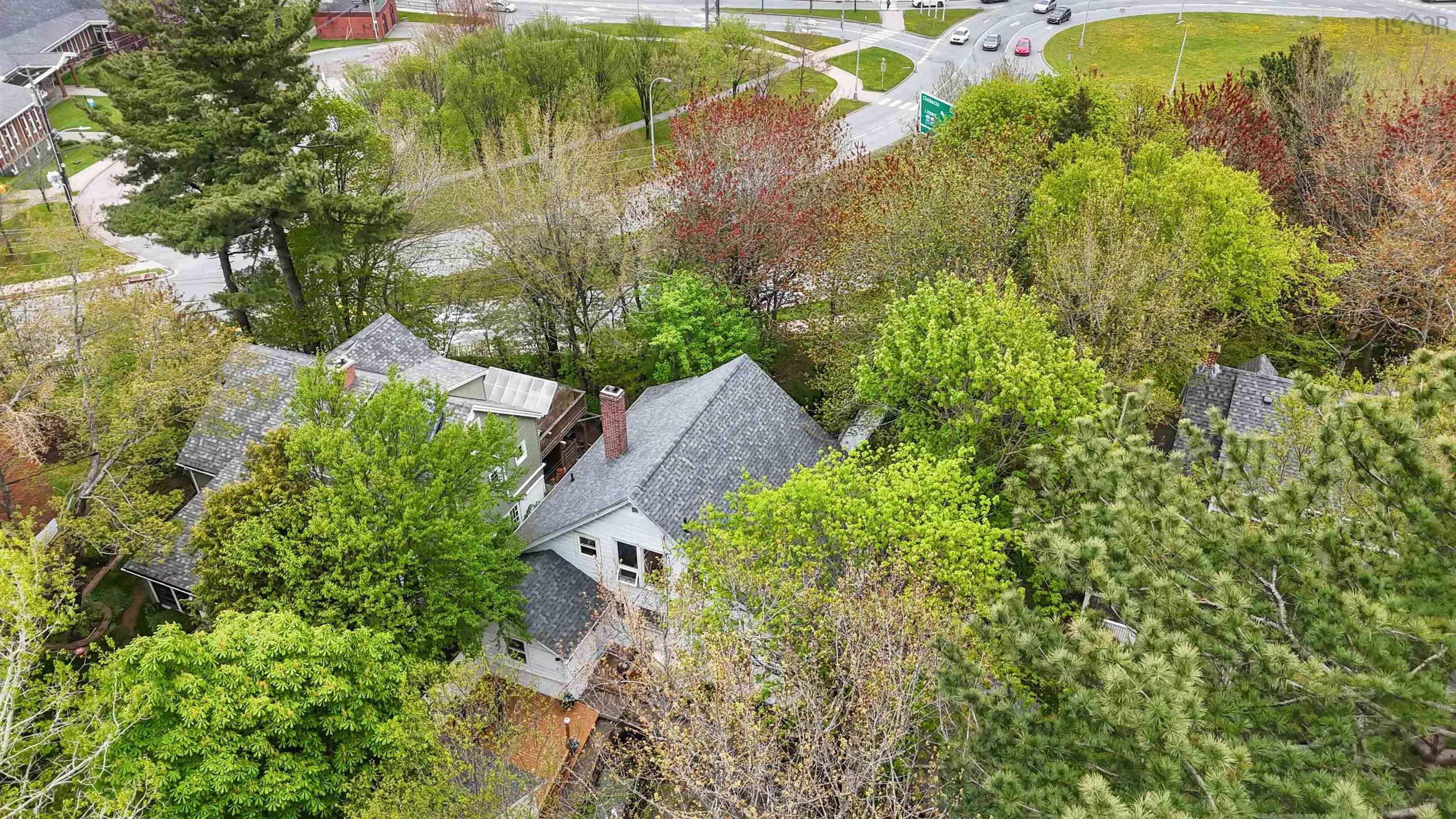 $899,000.00: 16 Birches Drive, Halifax
