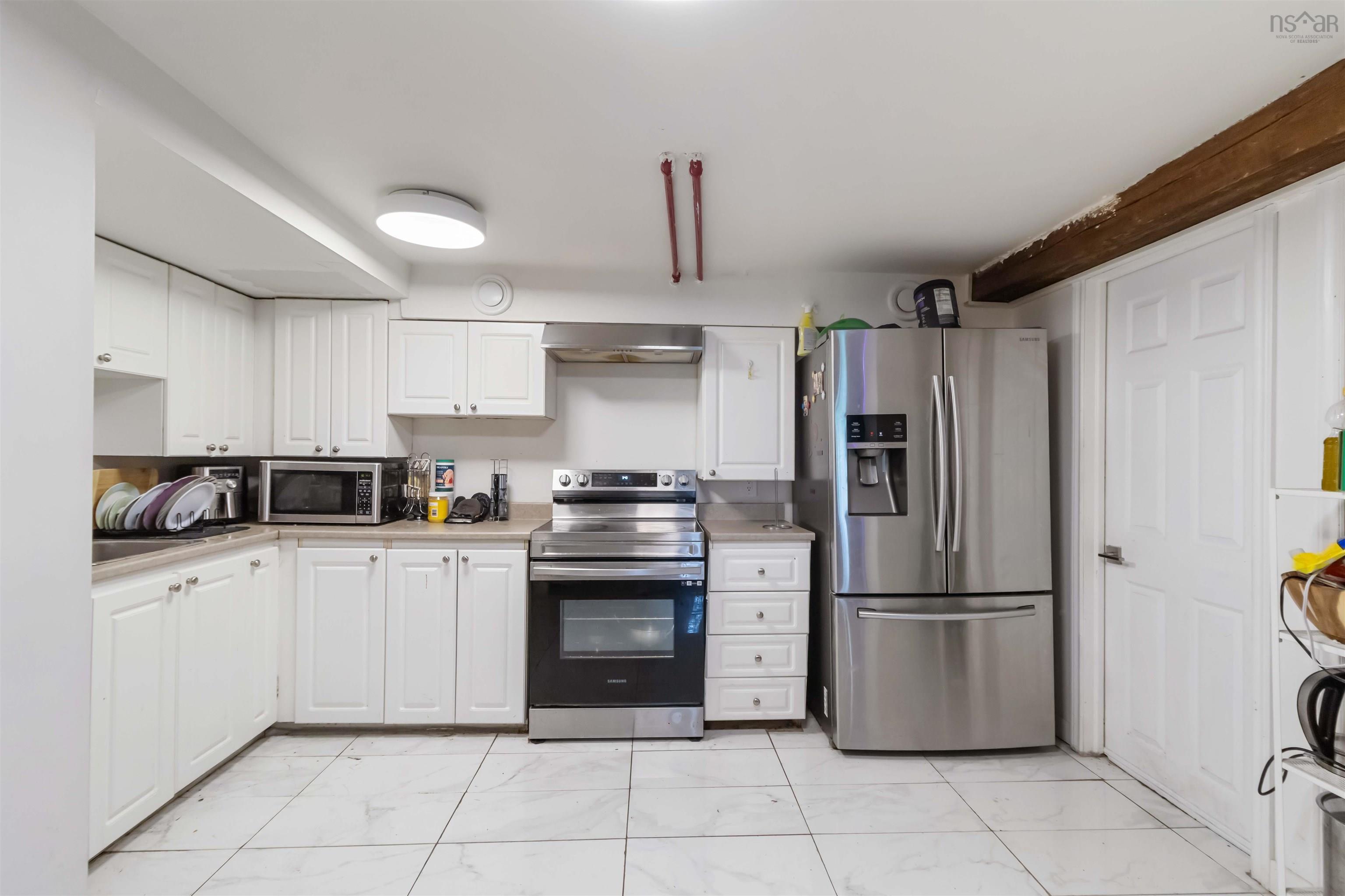 $899,000.00: 16 Birches Drive, Halifax