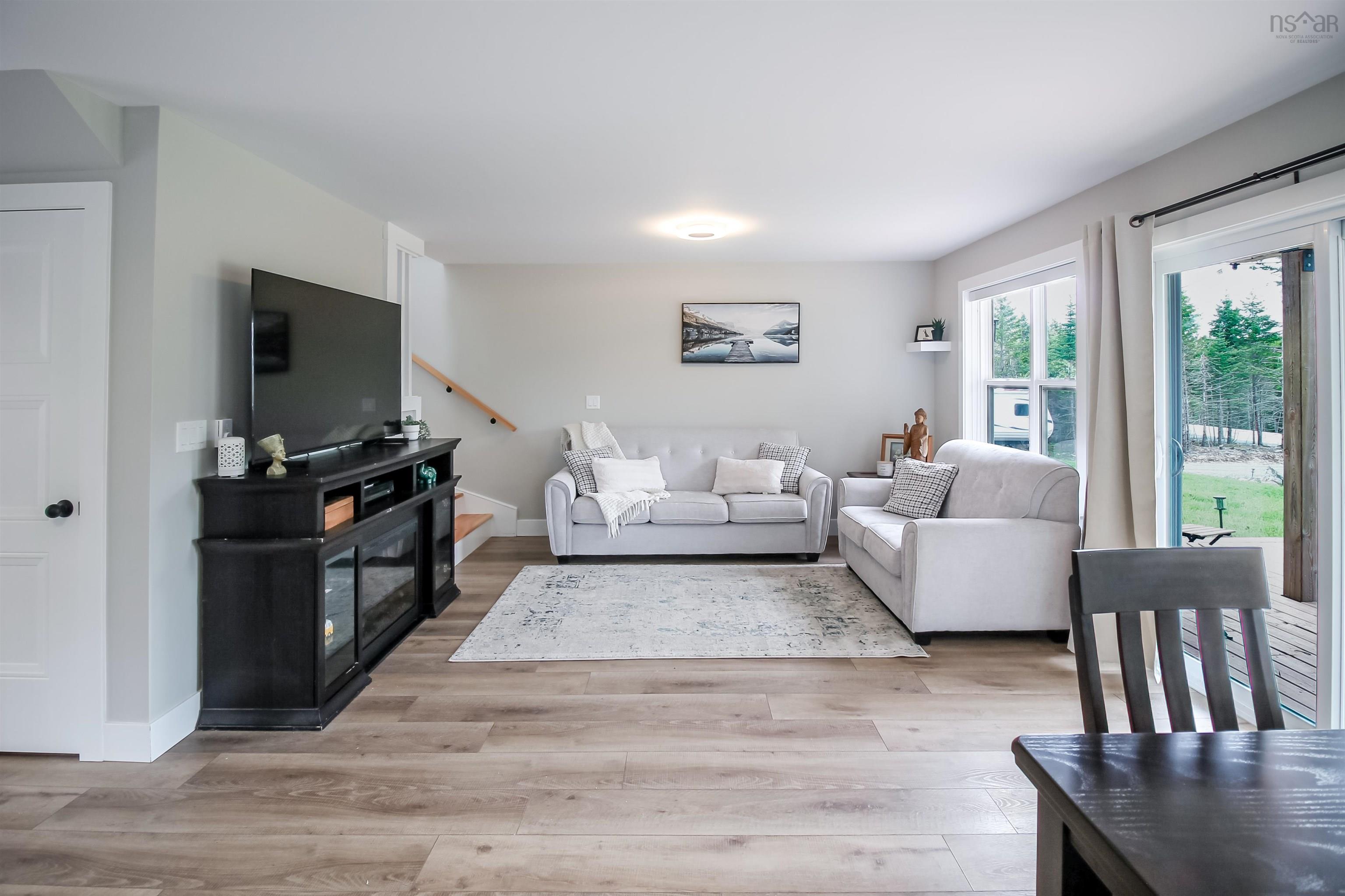 $519,900.00: 92 217 Loon Point Trail, East Uniacke