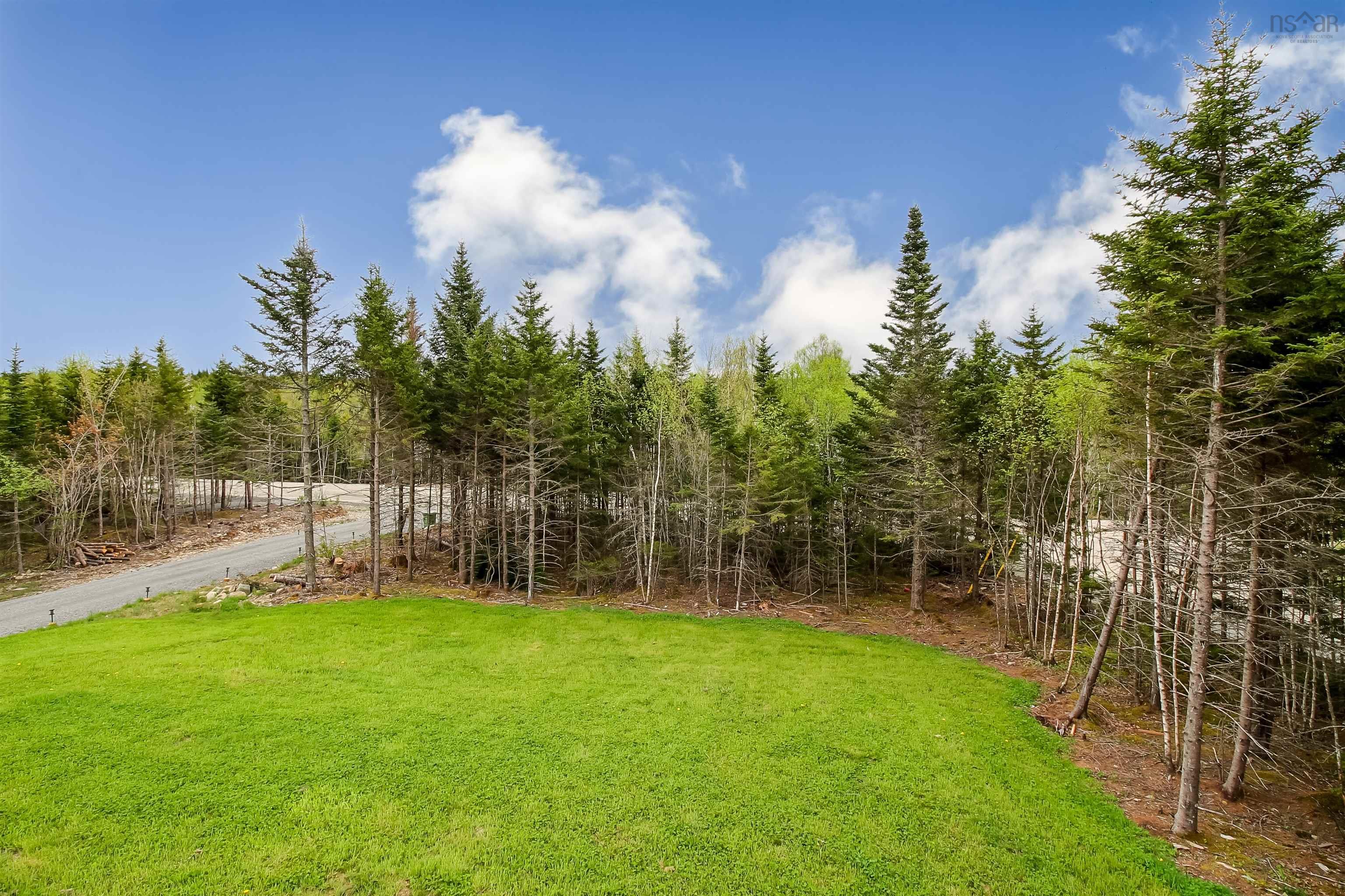 $519,900.00: 92 217 Loon Point Trail, East Uniacke