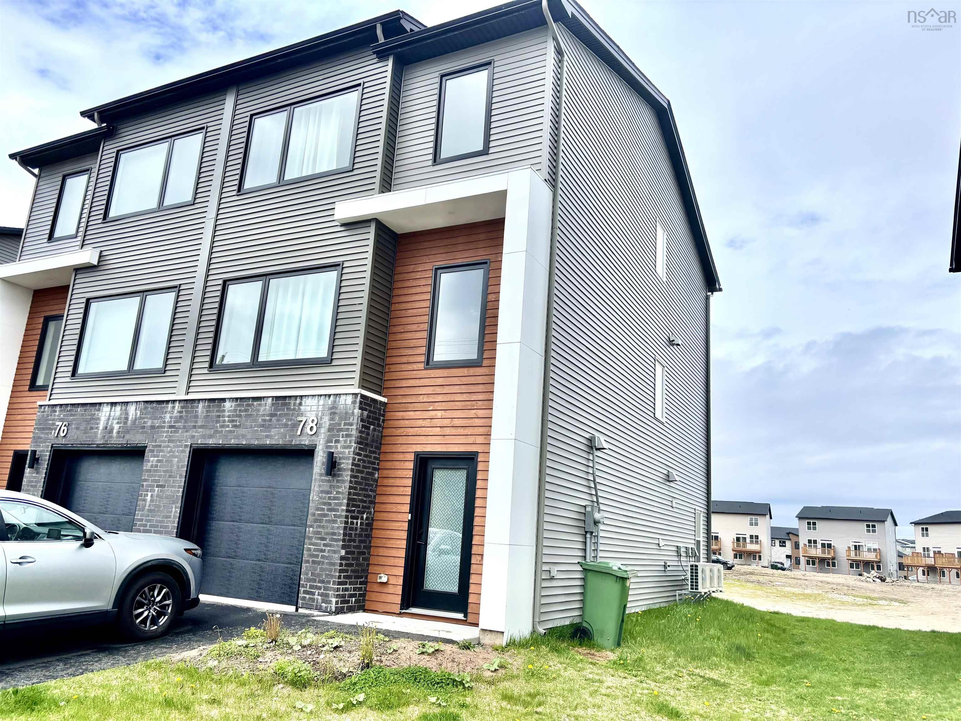 $669,900.00: 78 Honeygold Drive, Halifax