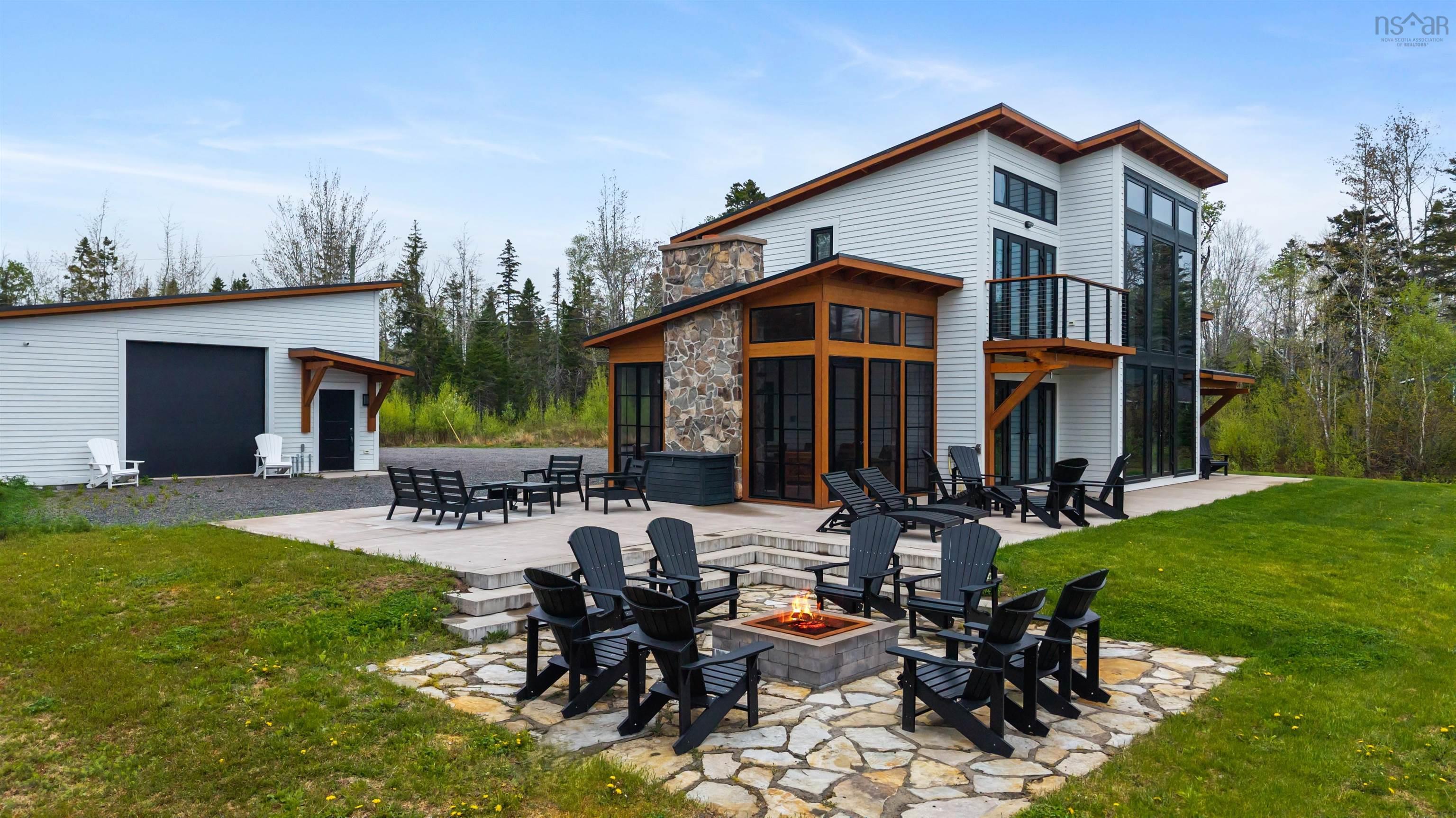 $1,200,000.00: 185 Blackberry Lane, Mattatall Lake