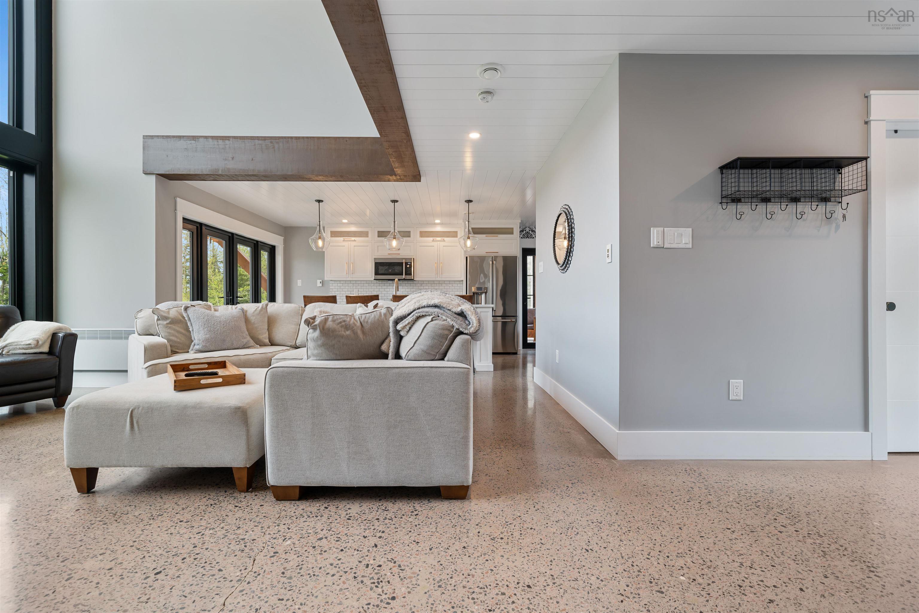 $1,200,000.00: 185 Blackberry Lane, Mattatall Lake