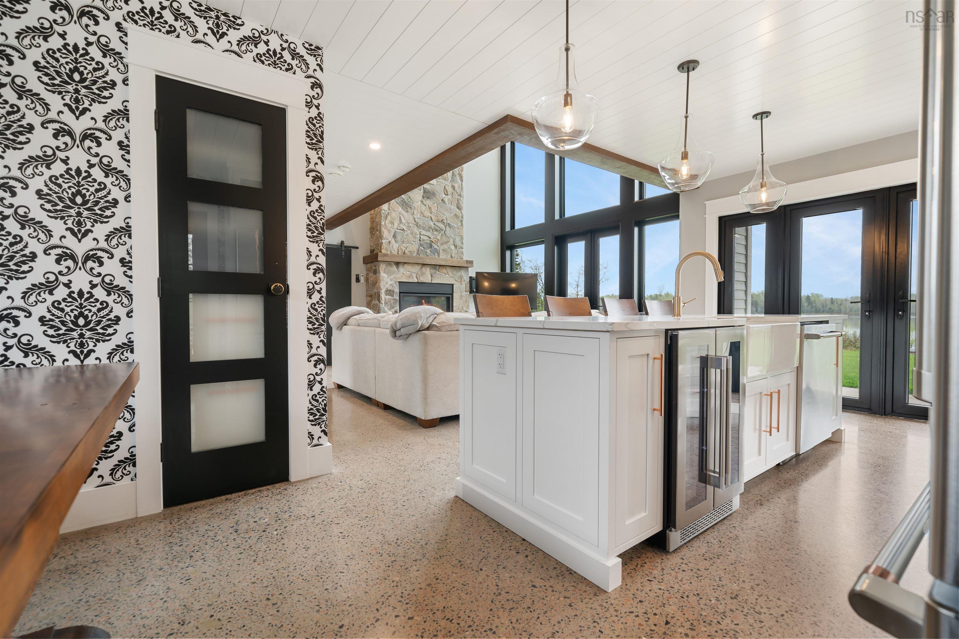 $1,200,000.00: 185 Blackberry Lane, Mattatall Lake