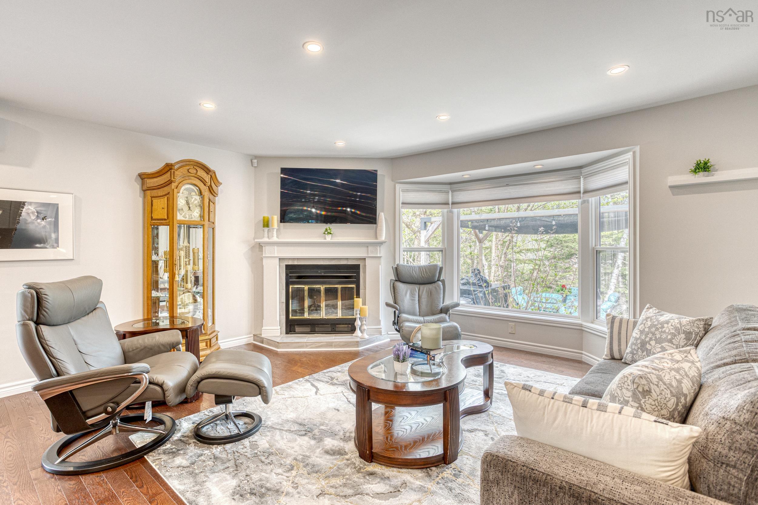 $675,000.00: 21 Stillwater Lake Drive, Stillwater Lake