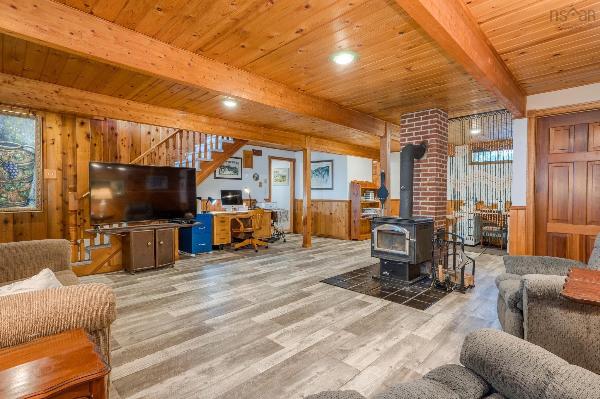 $899,900.00: 1904 Sandy Point Road, Sandy Point