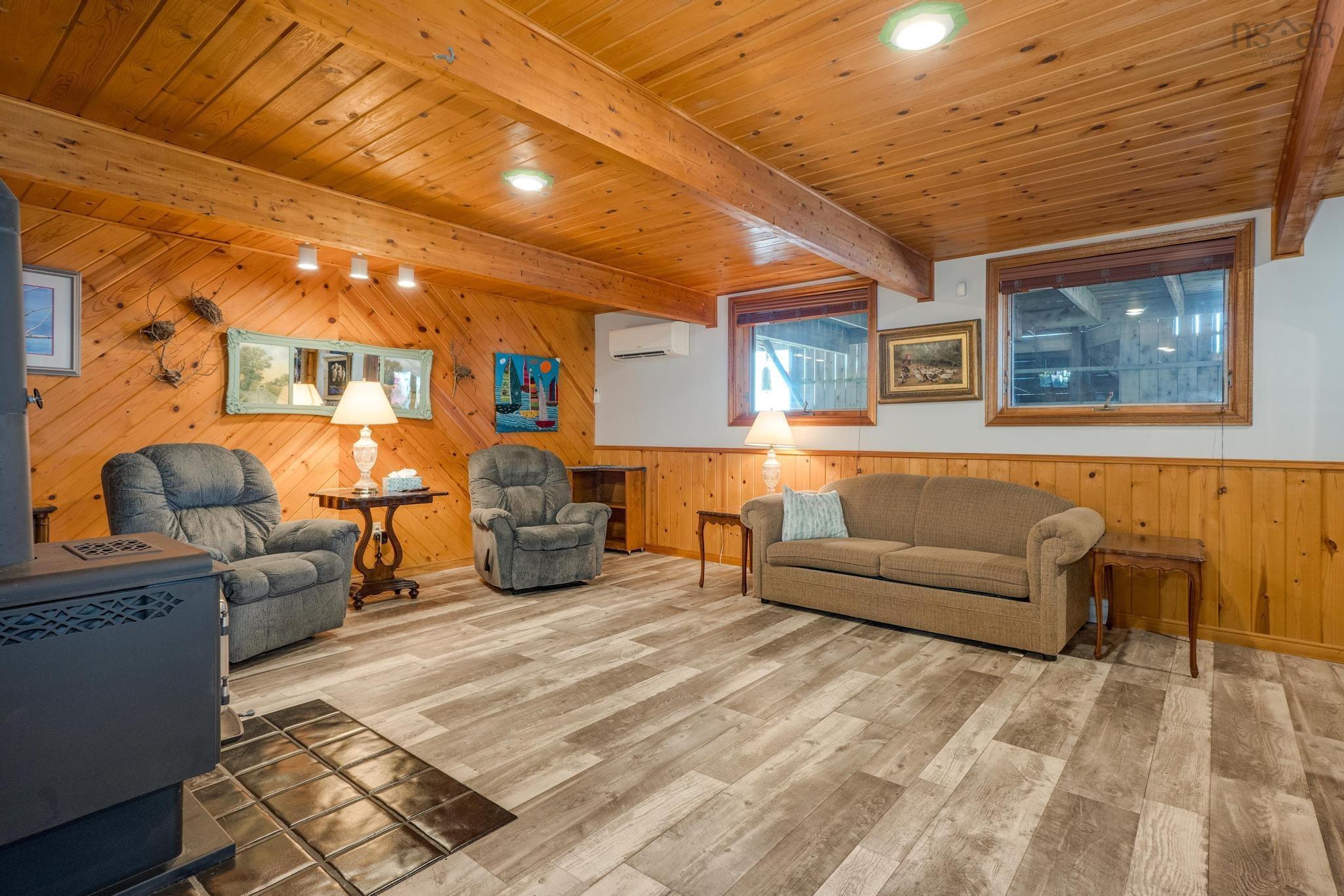 $899,900.00: 1904 Sandy Point Road, Sandy Point