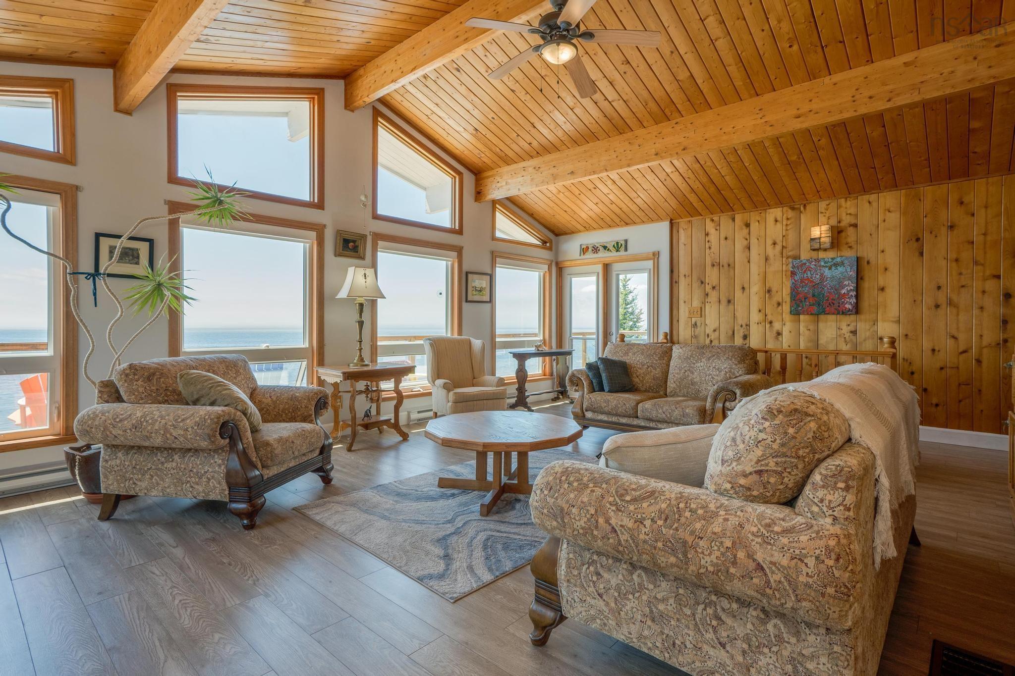 $899,900.00: 1904 Sandy Point Road, Sandy Point