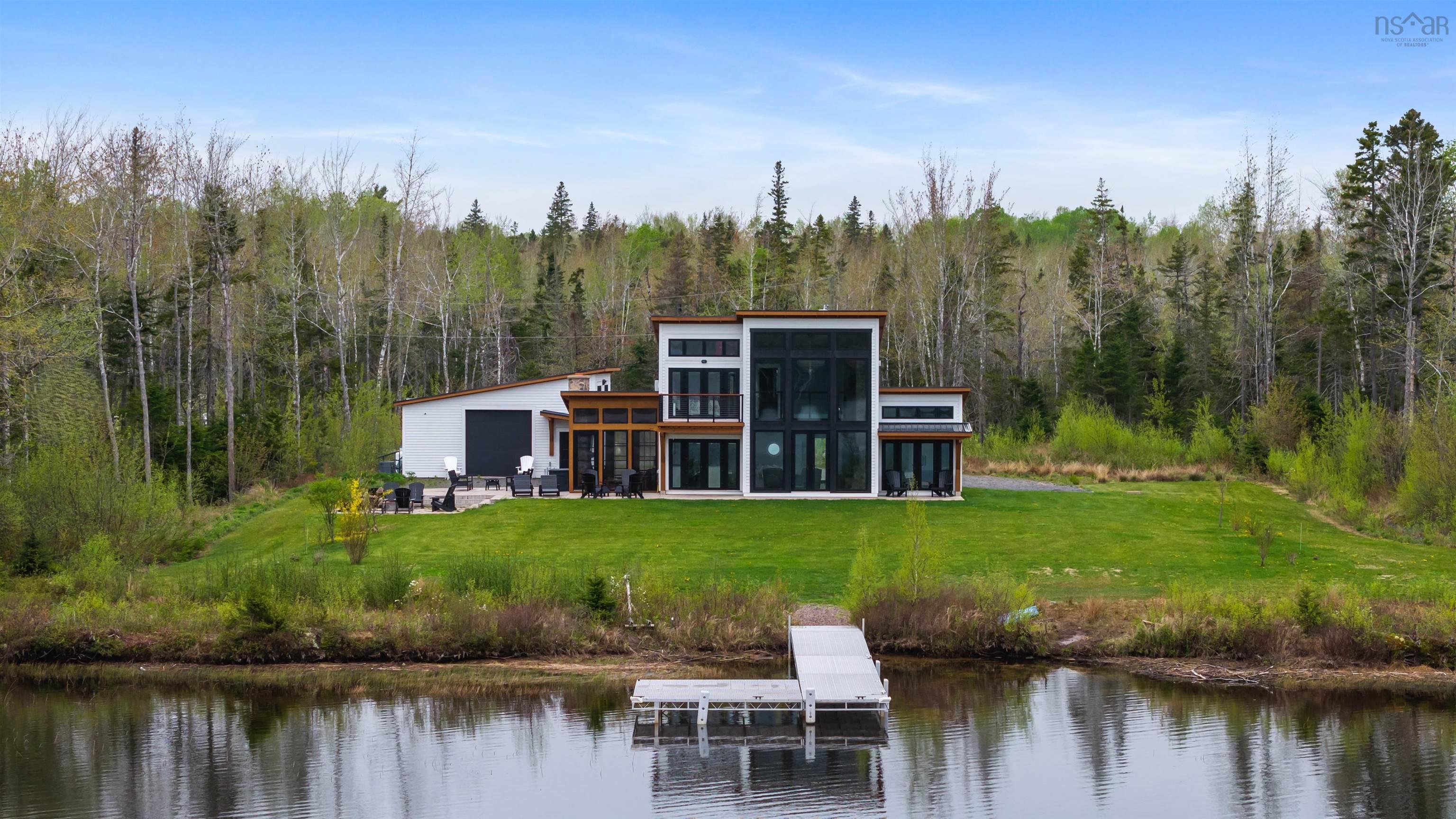 $1,200,000.00: 185 Blackberry Lane, Mattatall Lake