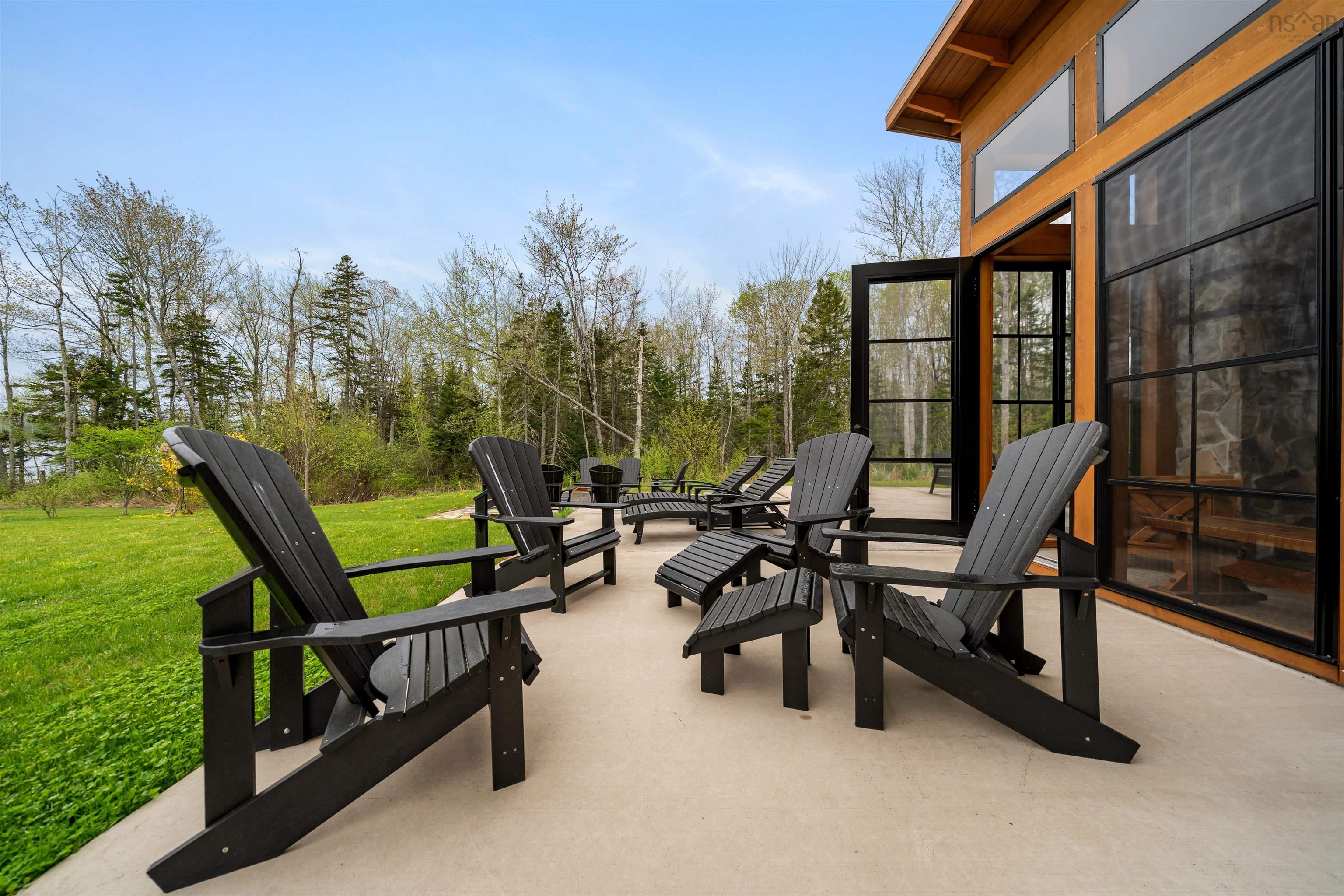 $1,200,000.00: 185 Blackberry Lane, Mattatall Lake