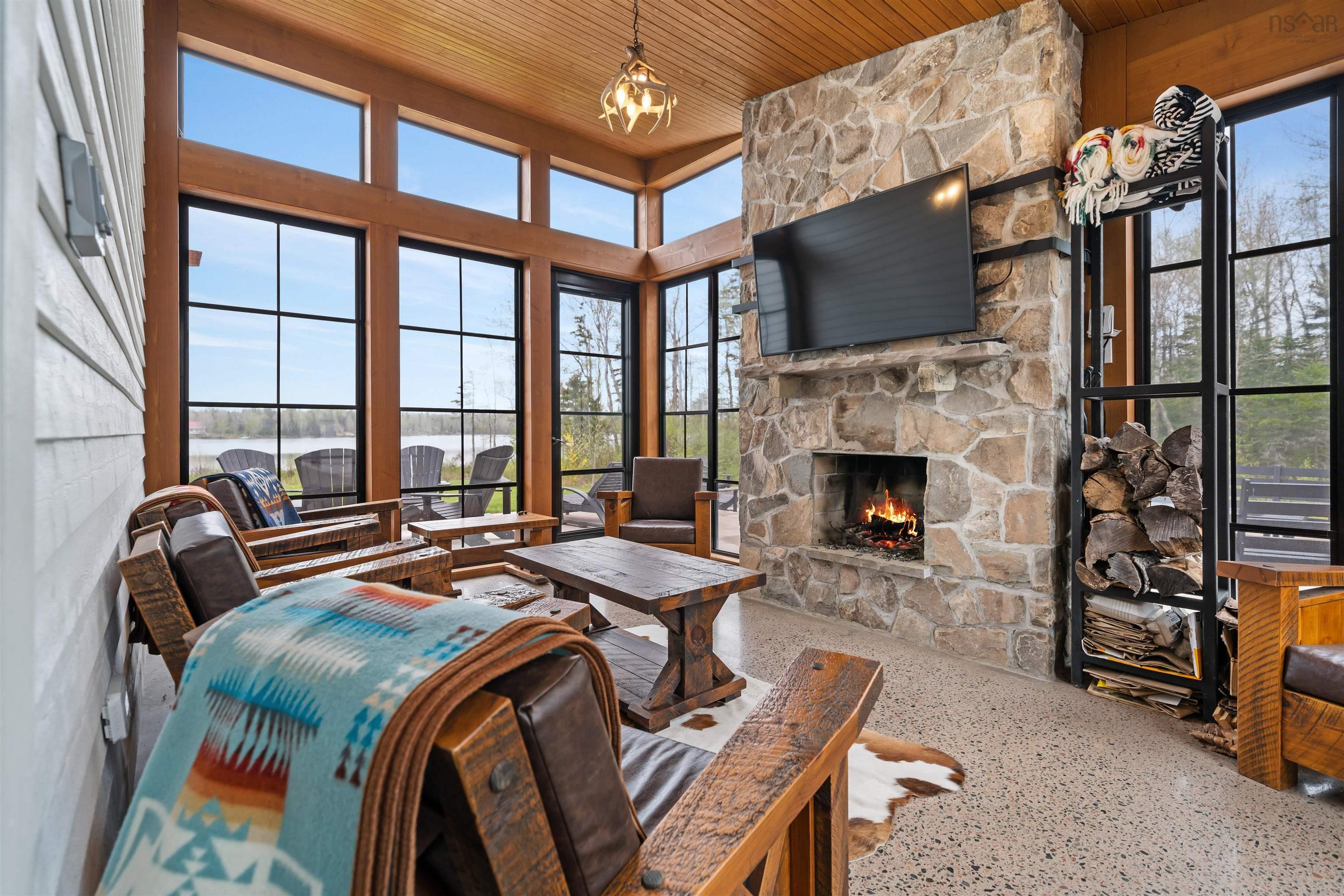 $1,200,000.00: 185 Blackberry Lane, Mattatall Lake