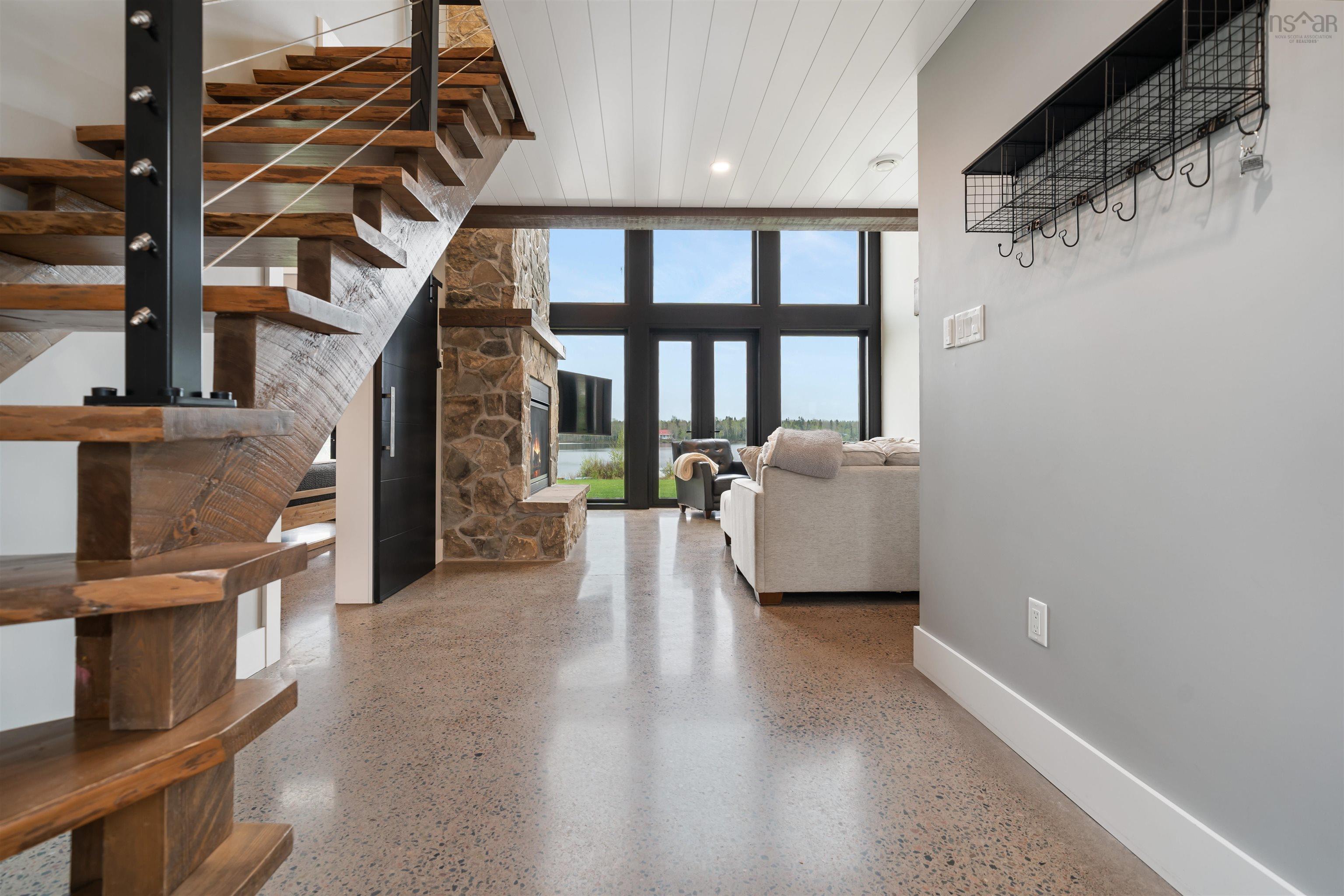 $1,200,000.00: 185 Blackberry Lane, Mattatall Lake