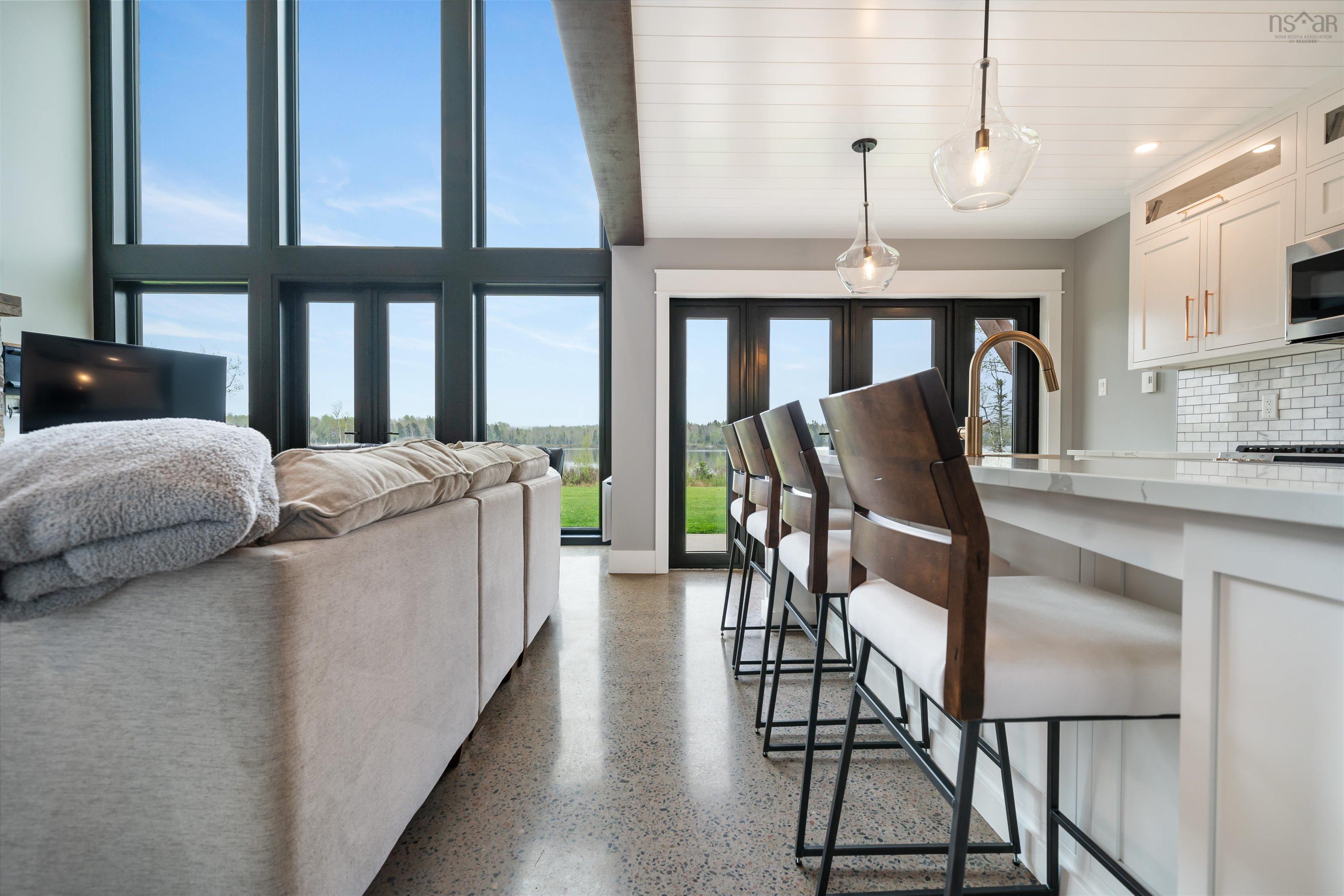 $1,200,000.00: 185 Blackberry Lane, Mattatall Lake