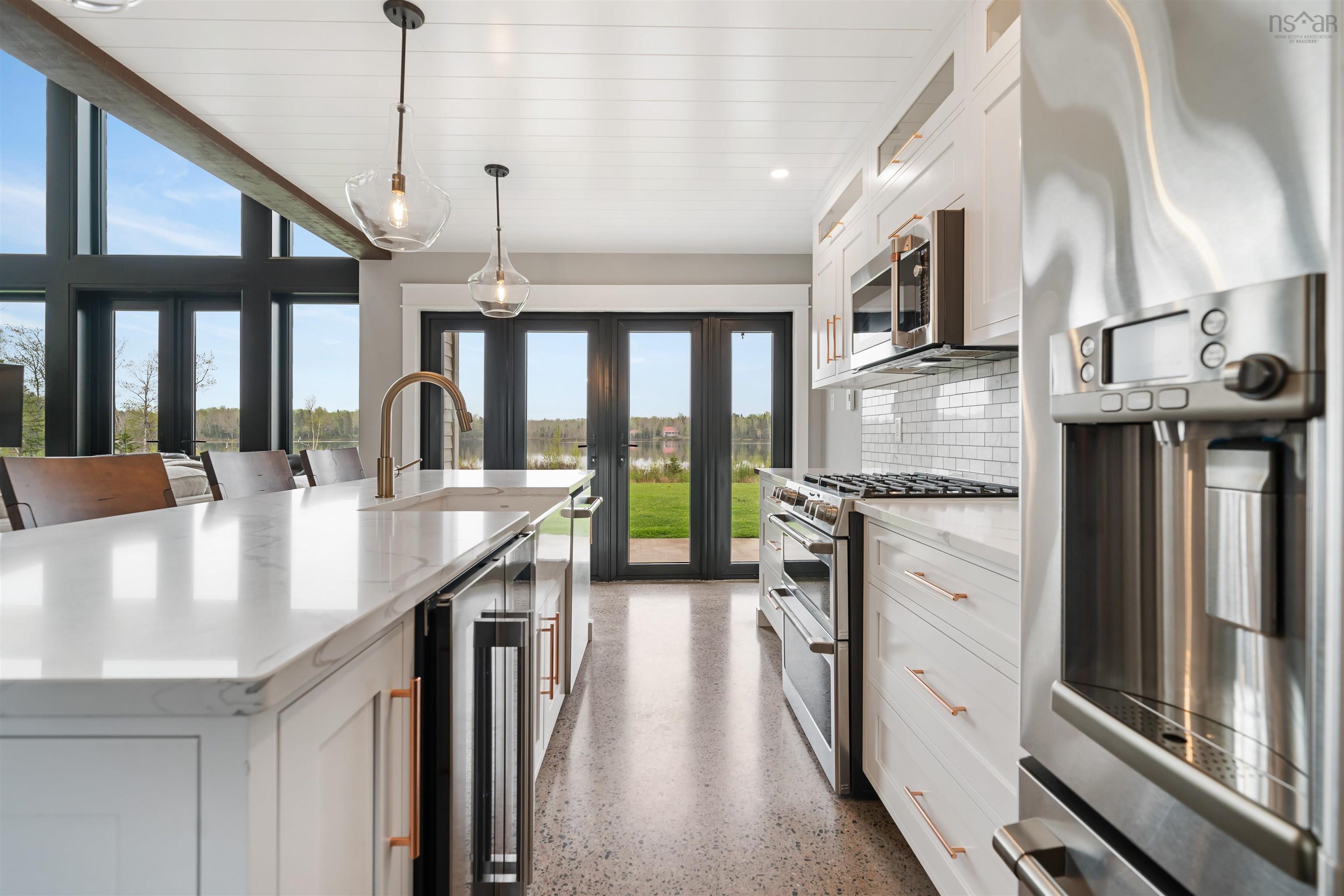 $1,200,000.00: 185 Blackberry Lane, Mattatall Lake