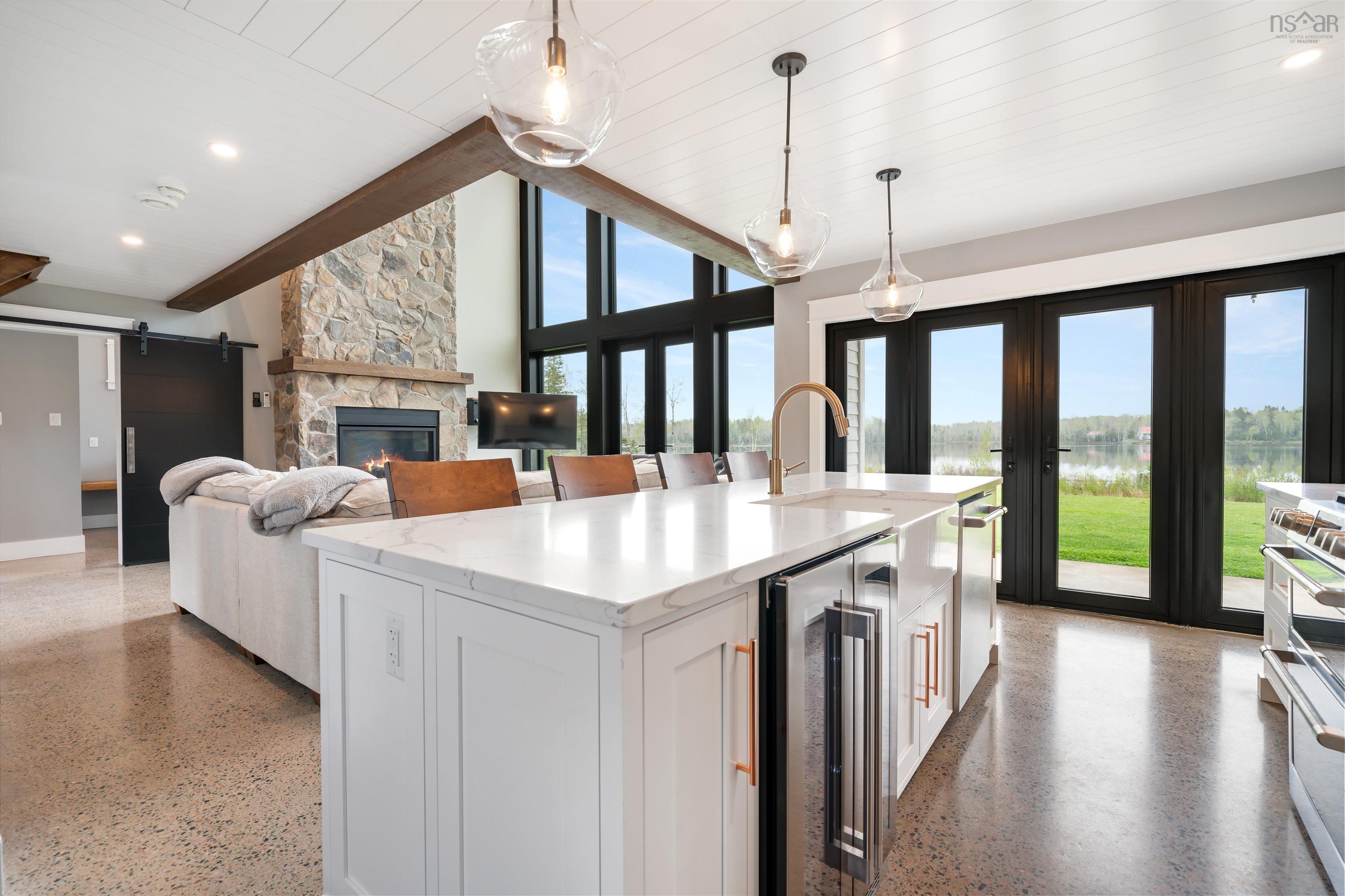 $1,200,000.00: 185 Blackberry Lane, Mattatall Lake