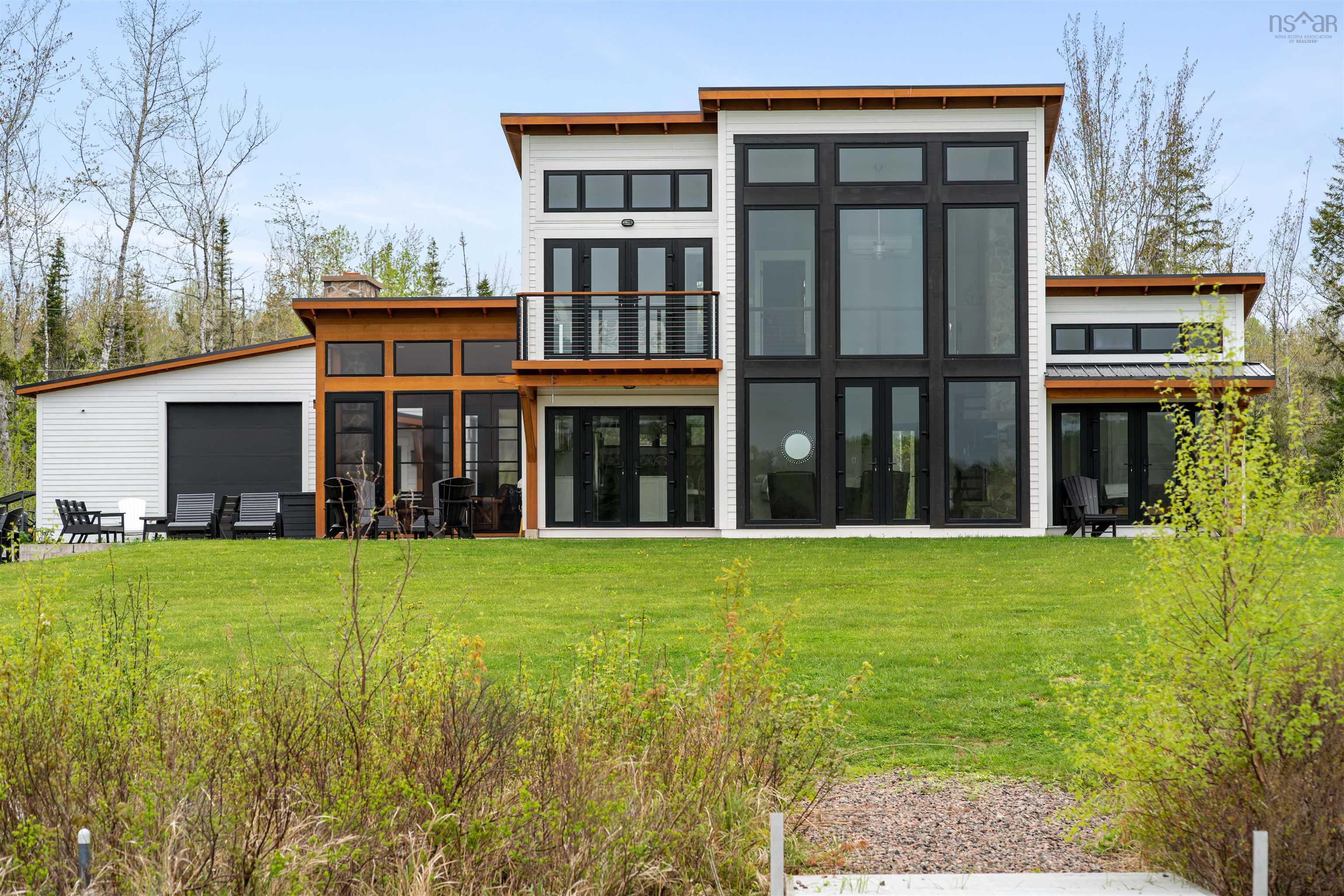 $1,200,000.00: 185 Blackberry Lane, Mattatall Lake