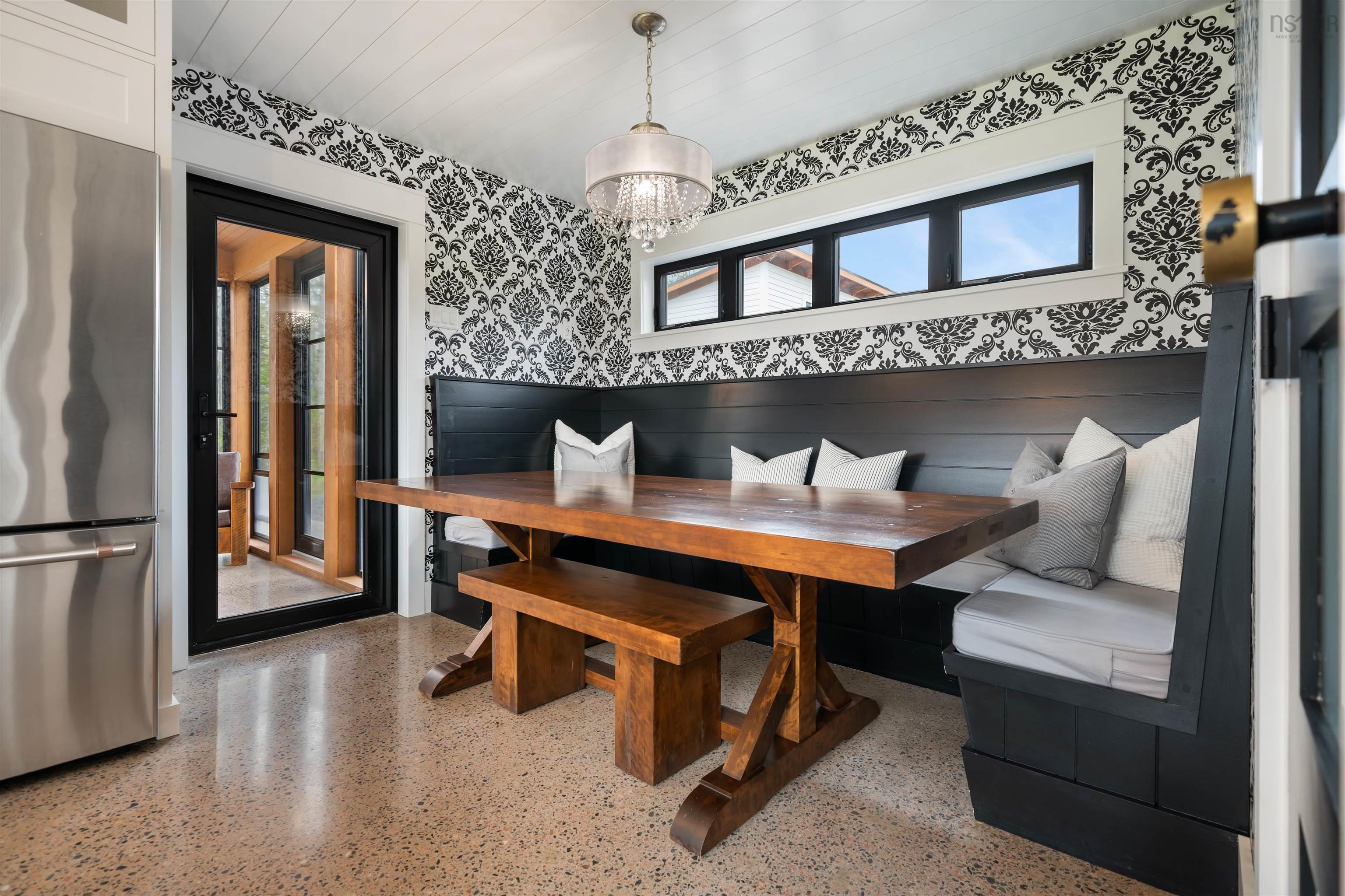 $1,200,000.00: 185 Blackberry Lane, Mattatall Lake