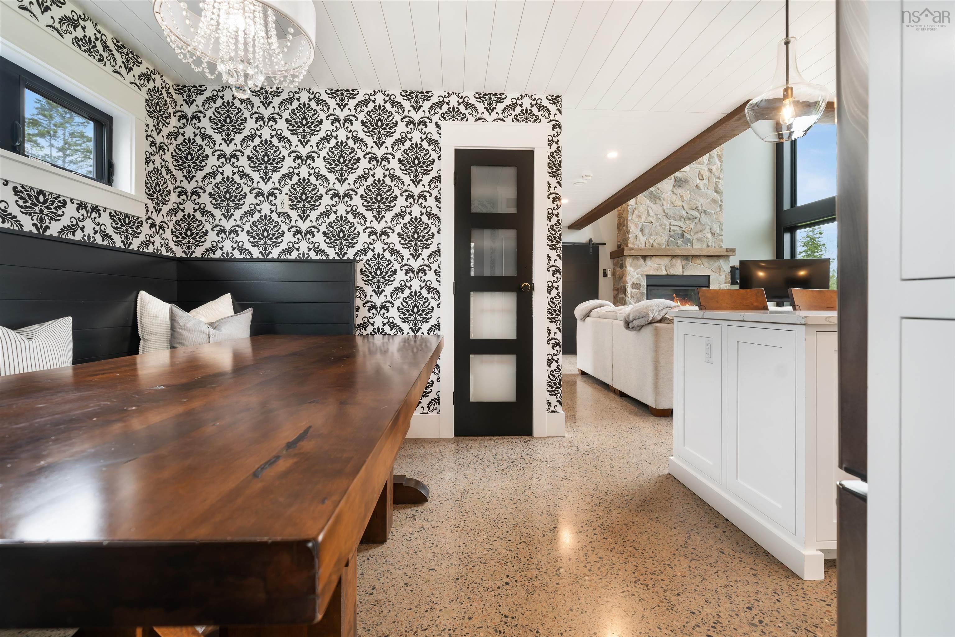 $1,200,000.00: 185 Blackberry Lane, Mattatall Lake