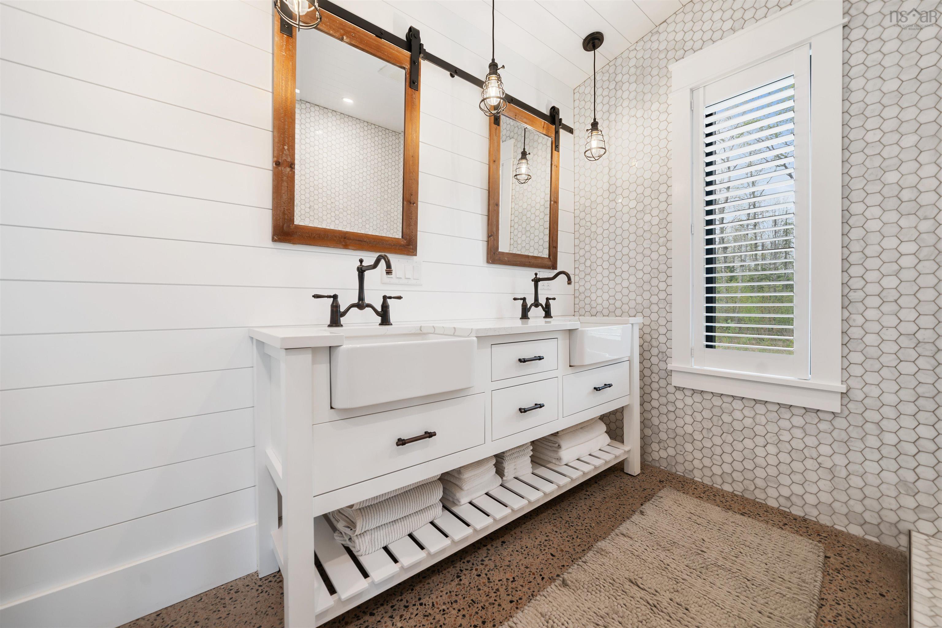 $1,200,000.00: 185 Blackberry Lane, Mattatall Lake