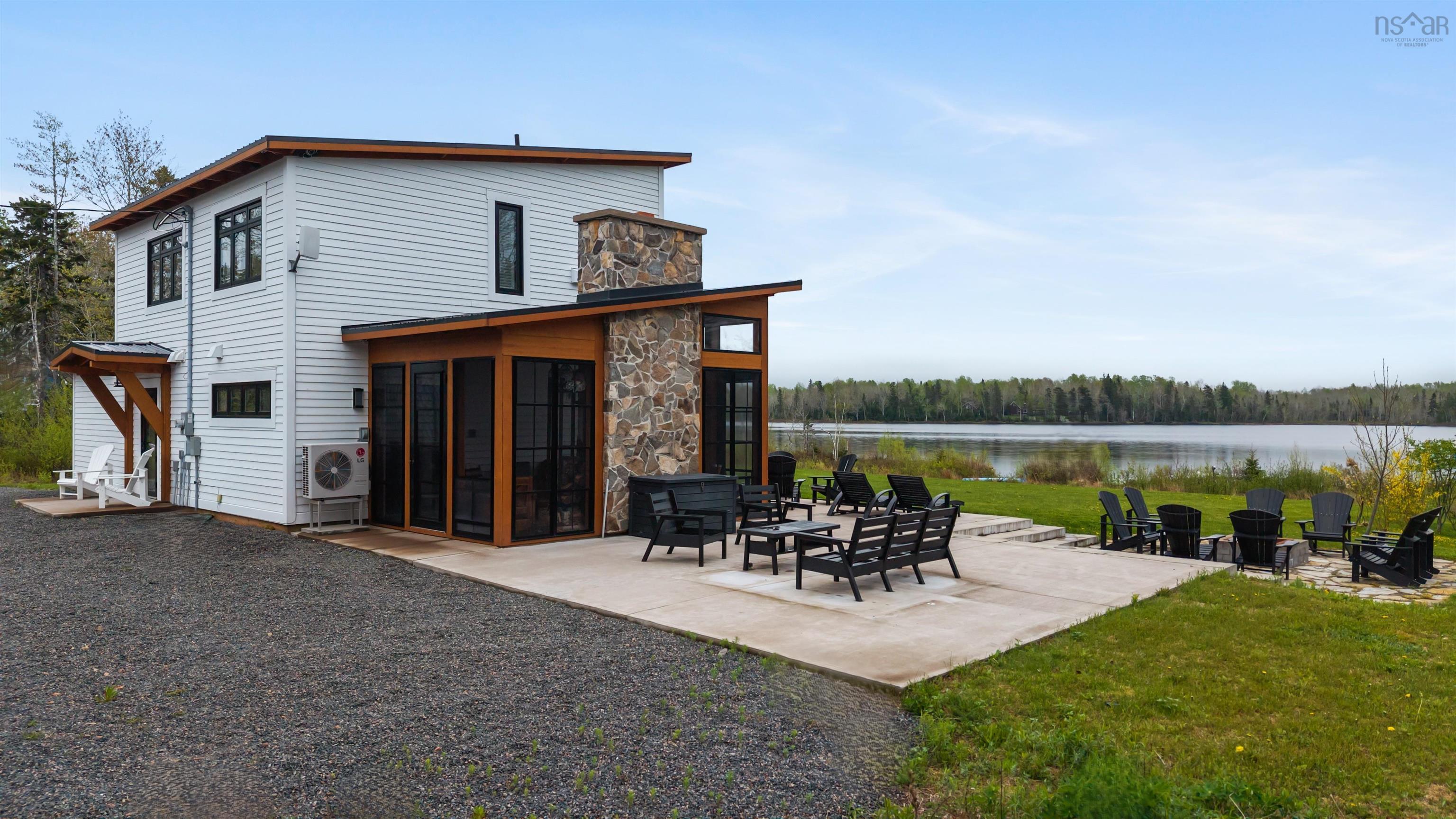 $1,200,000.00: 185 Blackberry Lane, Mattatall Lake