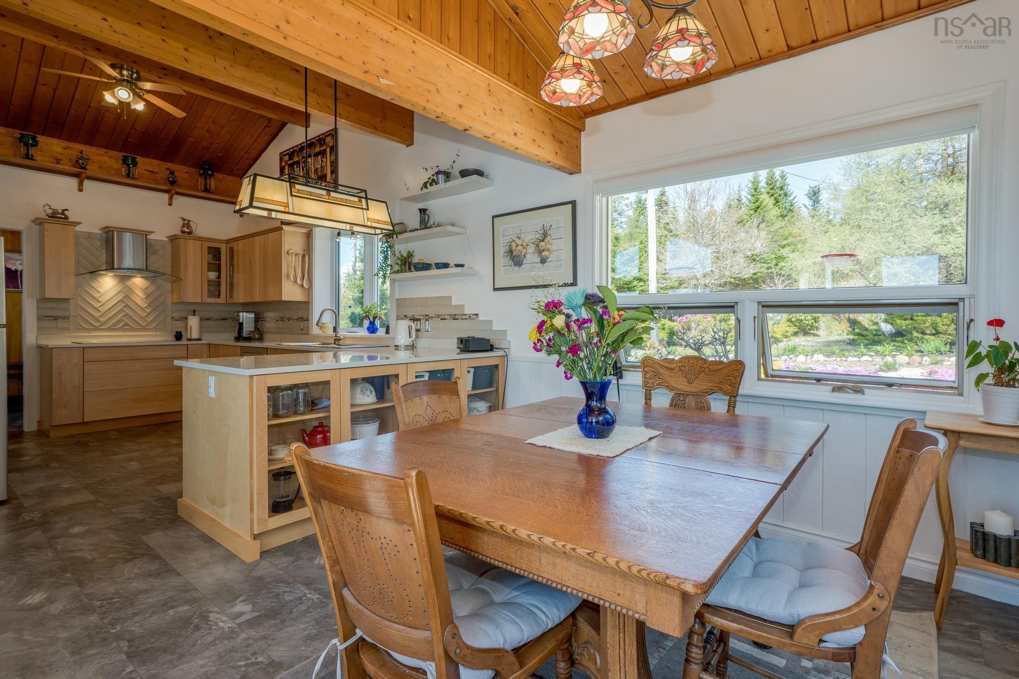 $899,900.00: 1904 Sandy Point Road, Sandy Point