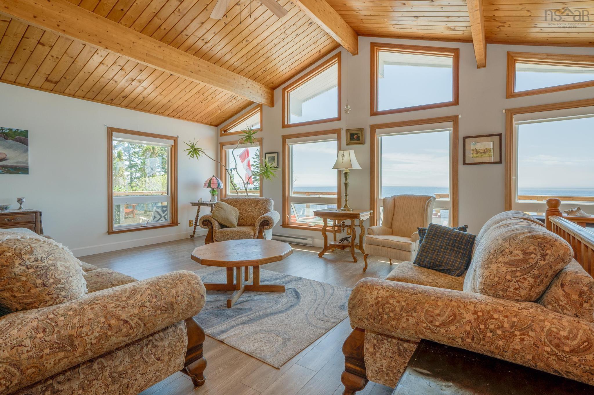 $899,900.00: 1904 Sandy Point Road, Sandy Point