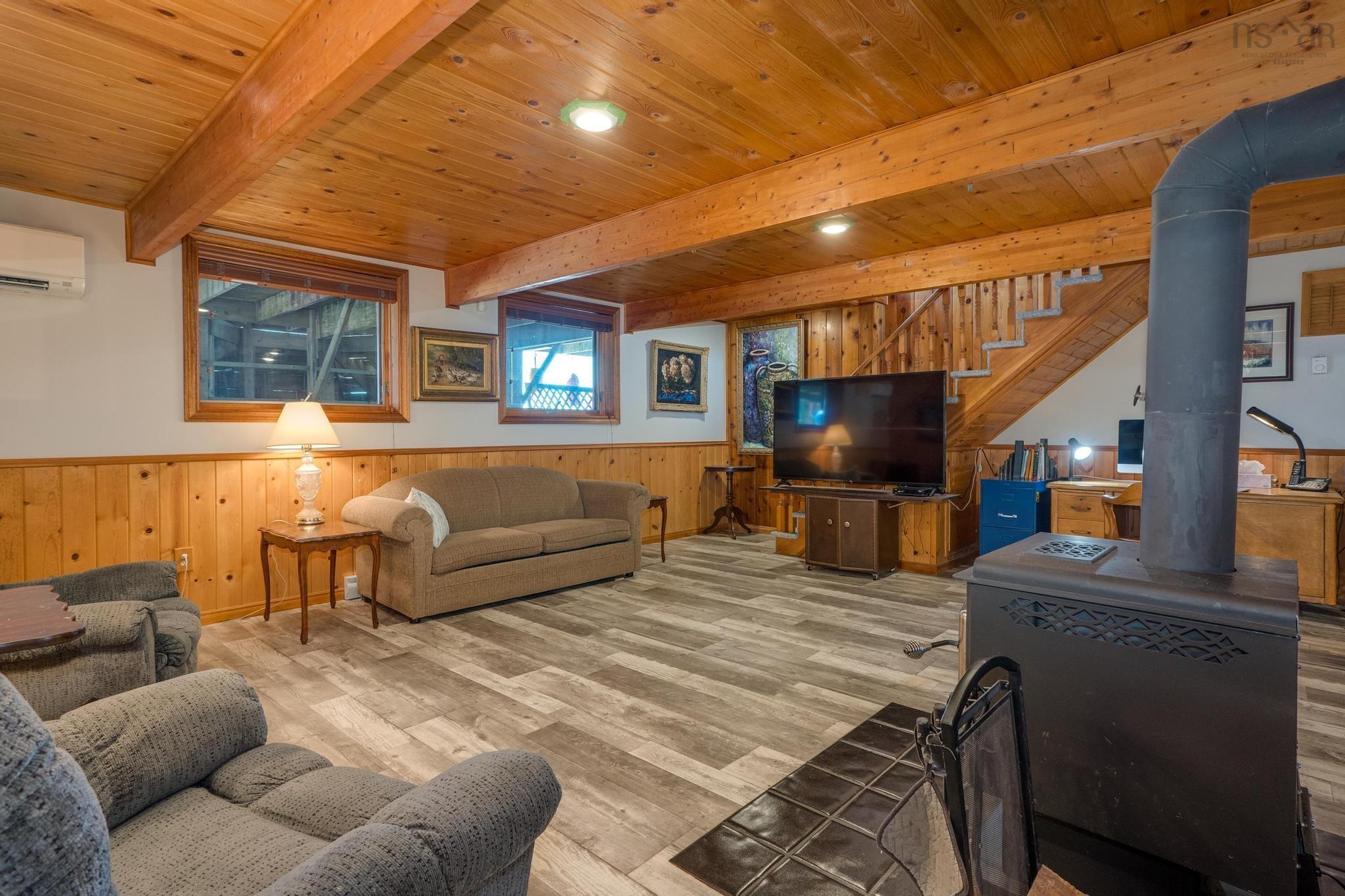 $899,900.00: 1904 Sandy Point Road, Sandy Point