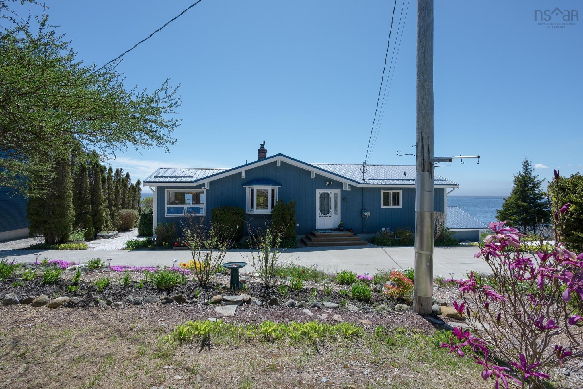 $899,900.00: 1904 Sandy Point Road, Sandy Point