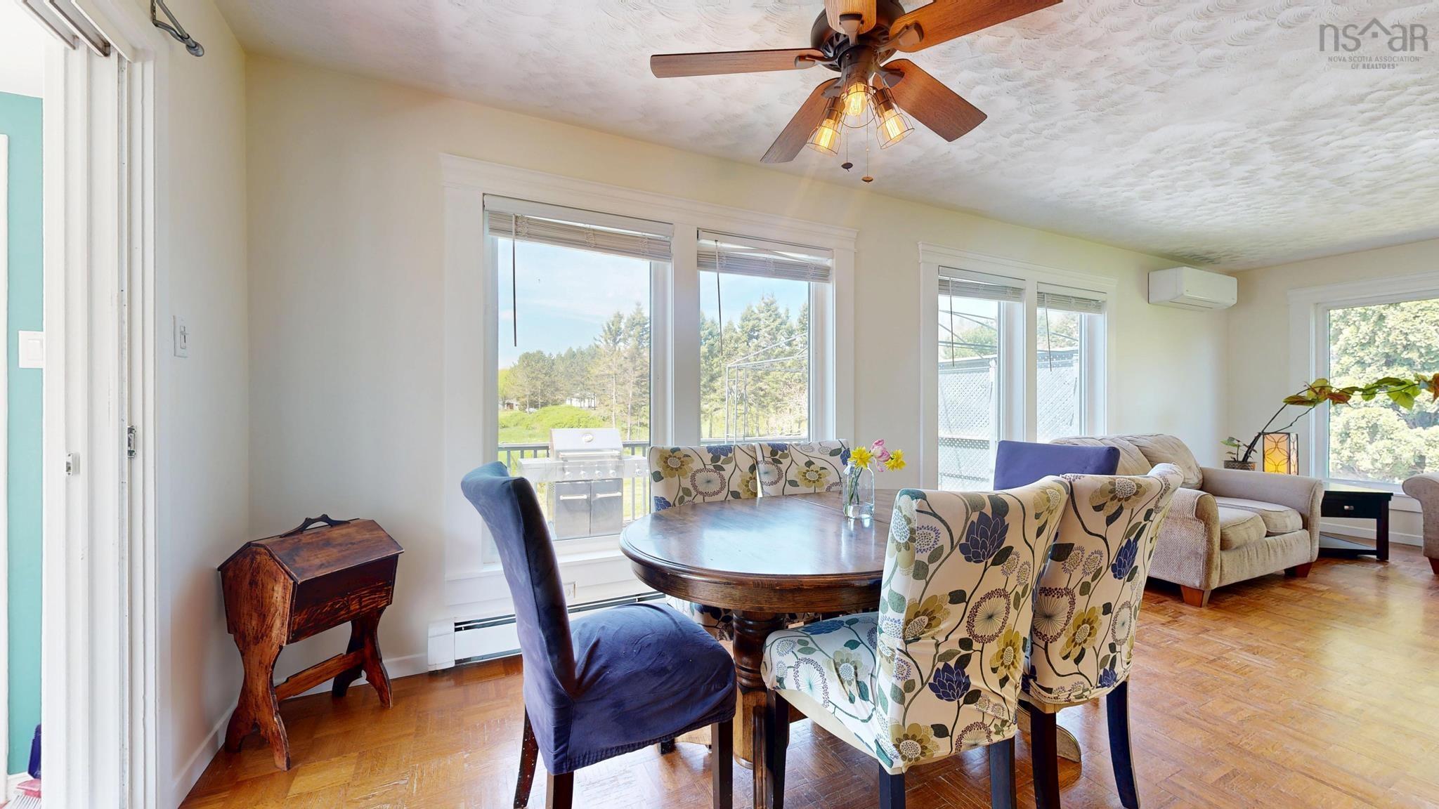 $450,000.00: 104 Clarence Road W, Beaconsfield