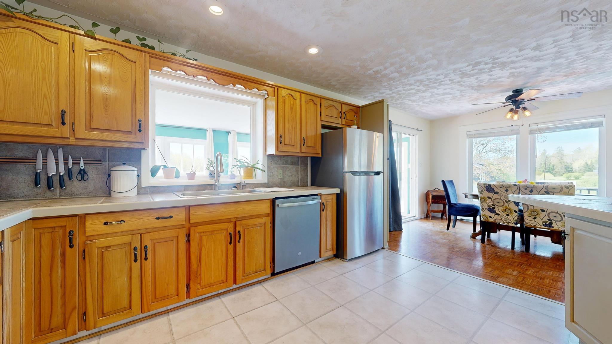 $450,000.00: 104 Clarence Road W, Beaconsfield