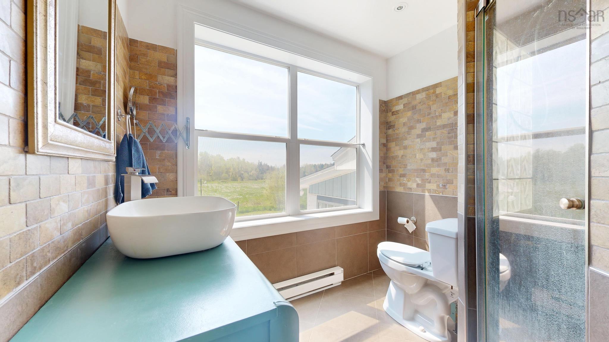 $450,000.00: 104 Clarence Road W, Beaconsfield