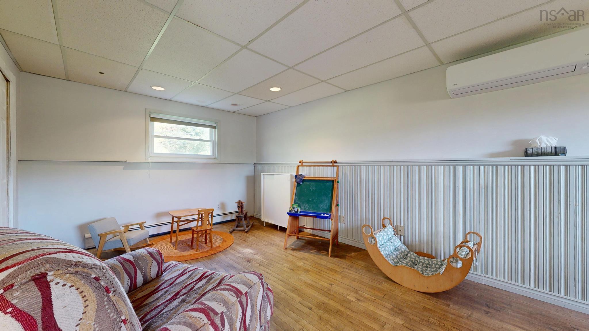 $450,000.00: 104 Clarence Road W, Beaconsfield