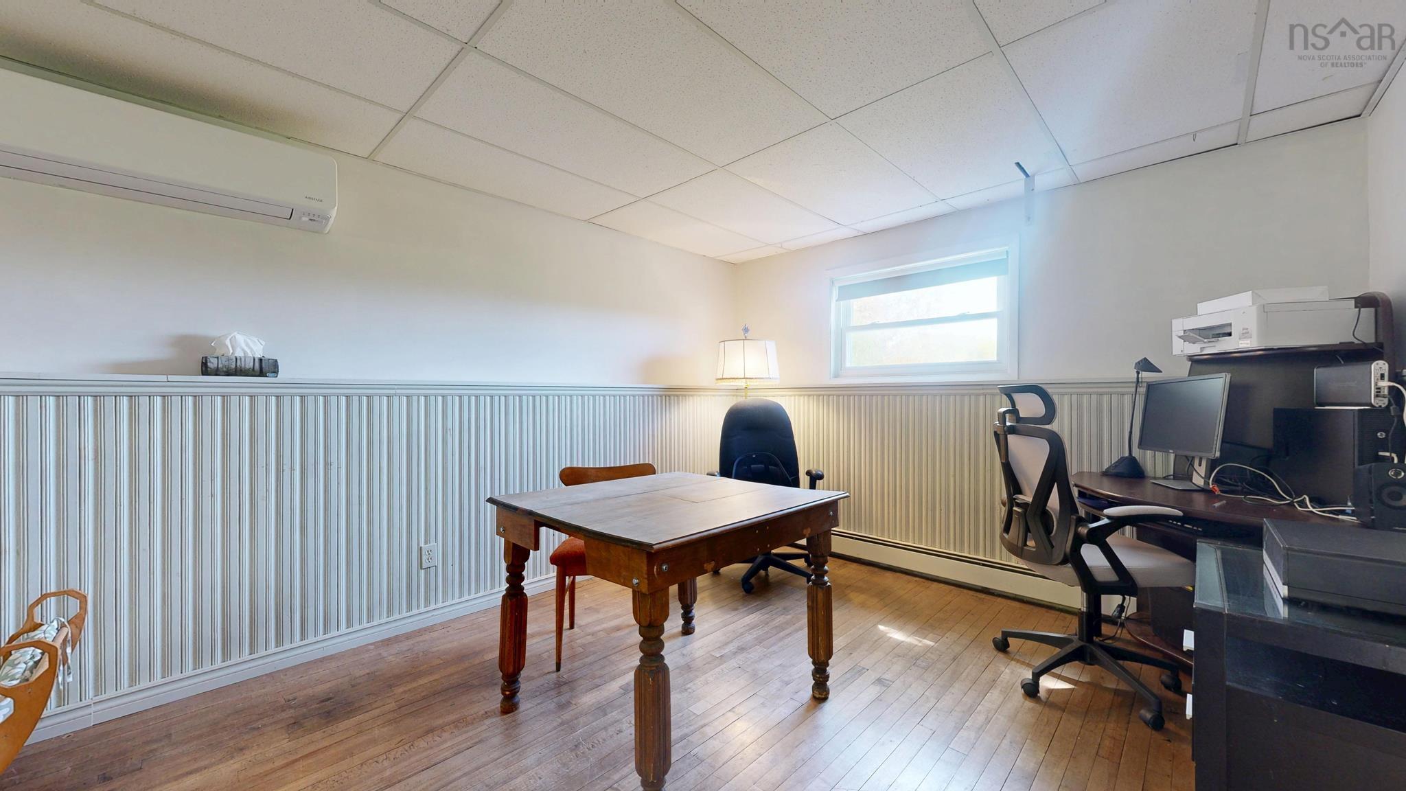 $450,000.00: 104 Clarence Road W, Beaconsfield